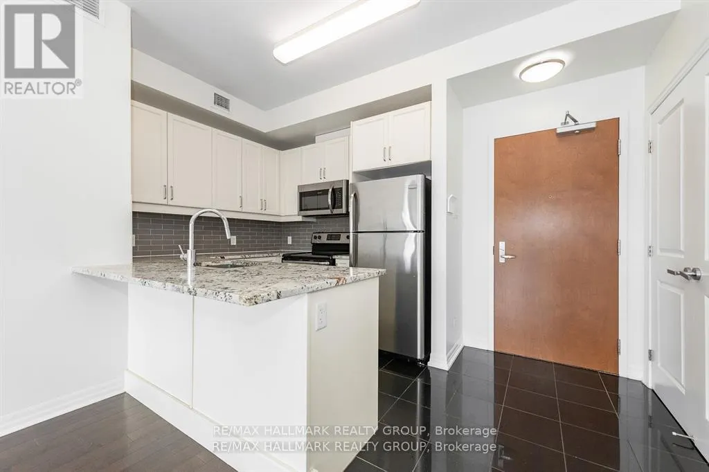 PH1-2702 - 242 RIDEAU STREET