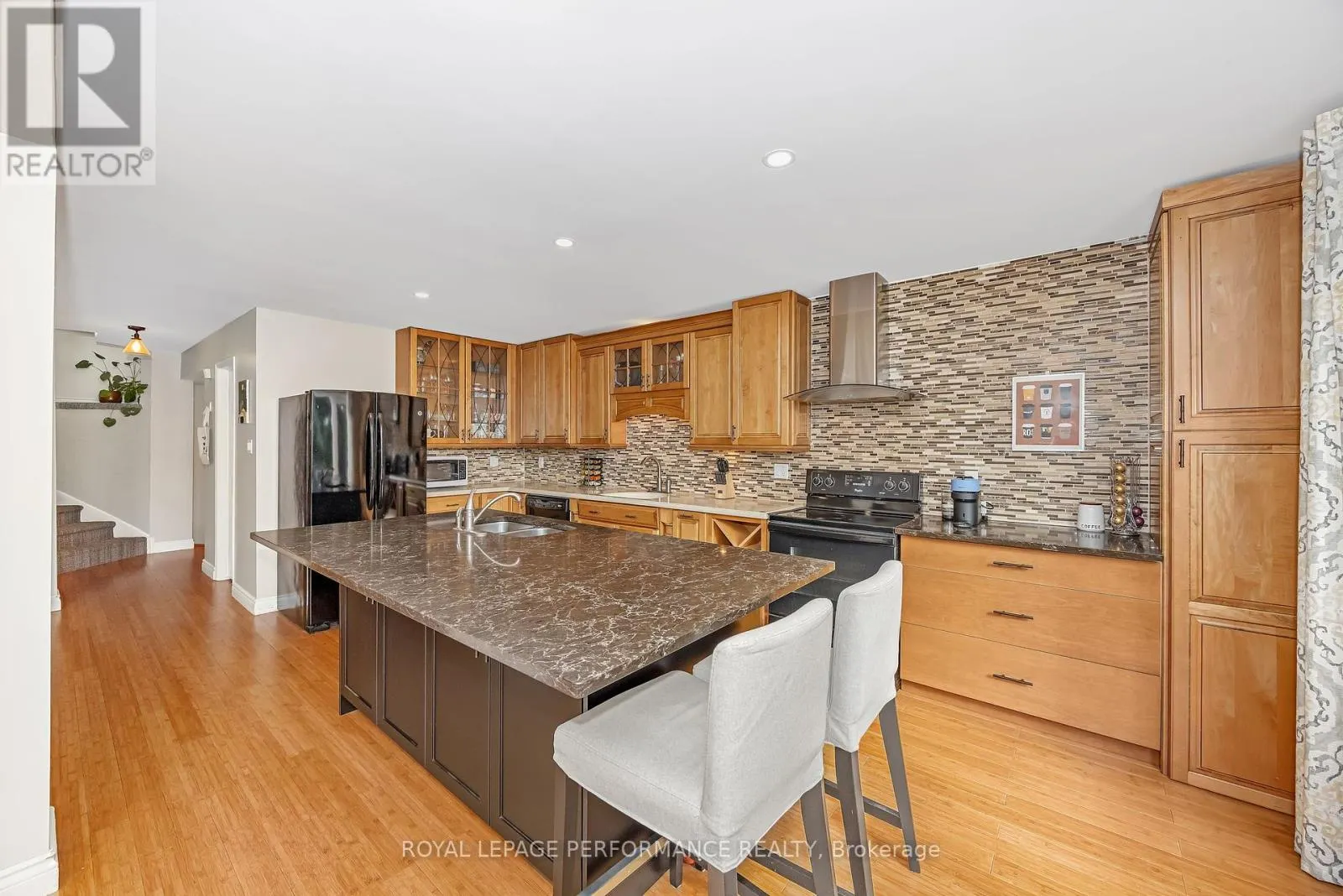 8 HYANNIS AVENUE