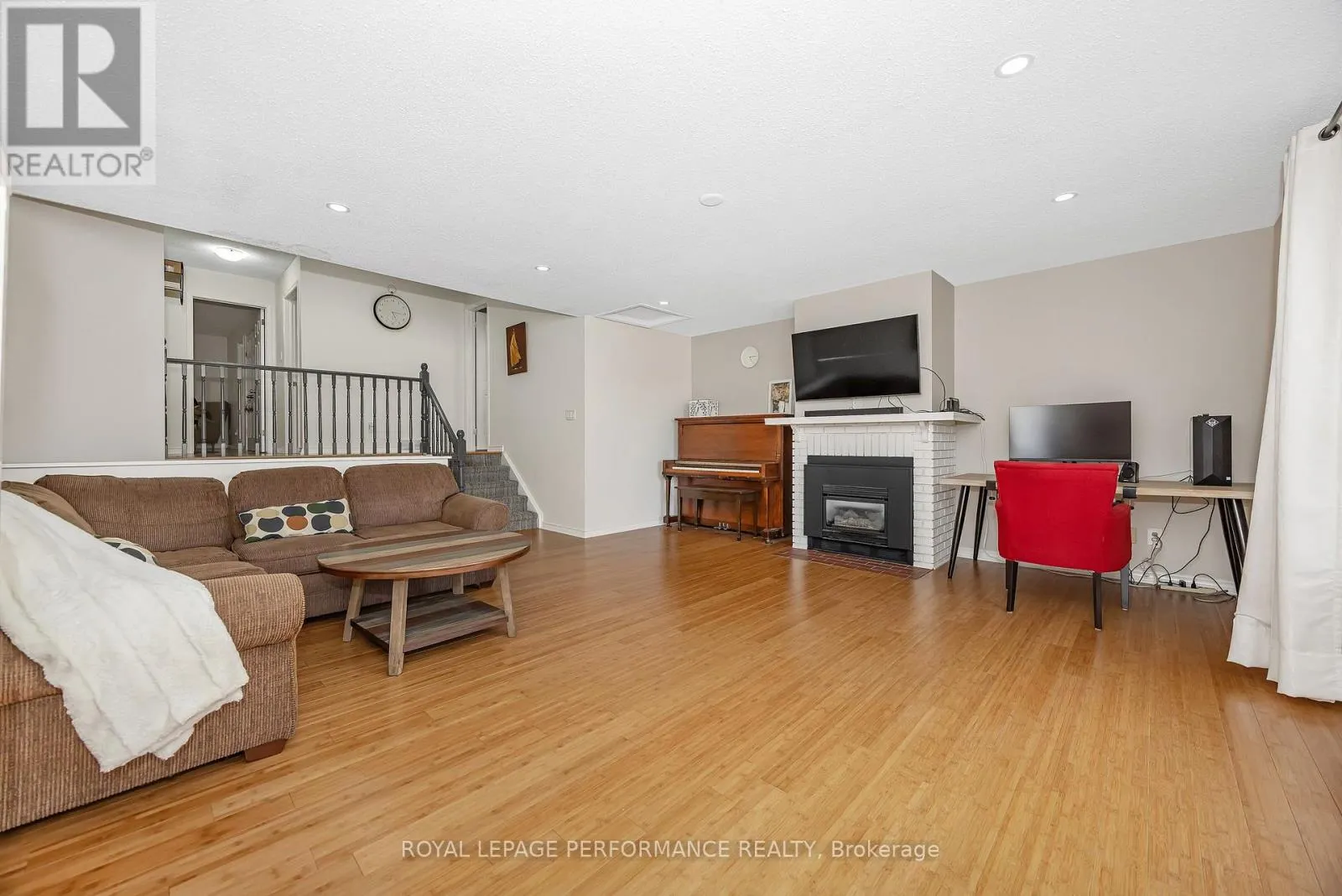 8 HYANNIS AVENUE