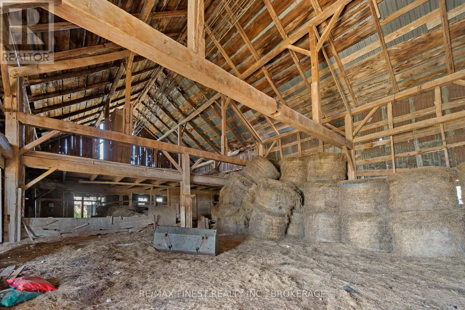 2405 MCINTYRE ROAD
