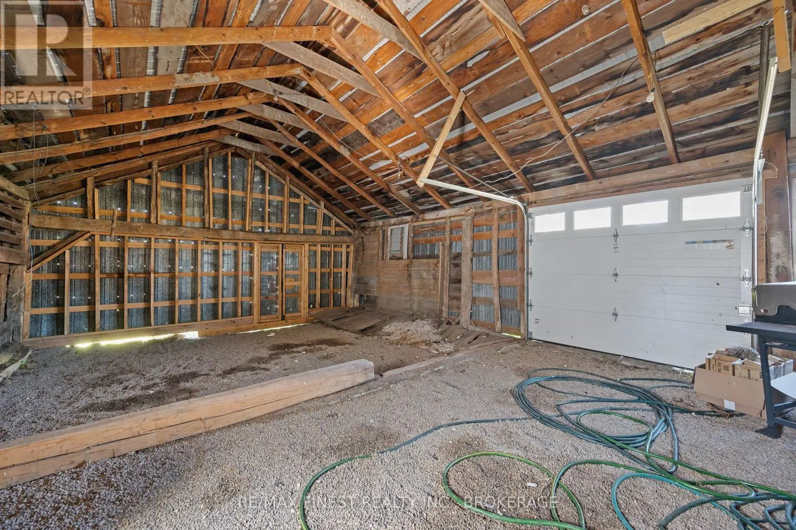 2405 MCINTYRE ROAD