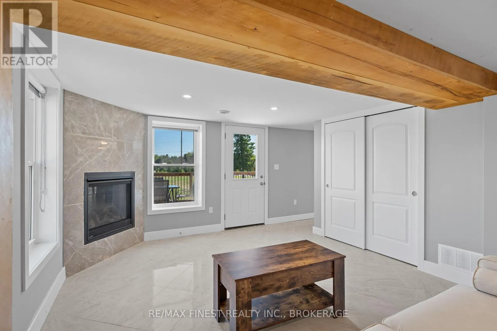 2405 MCINTYRE ROAD