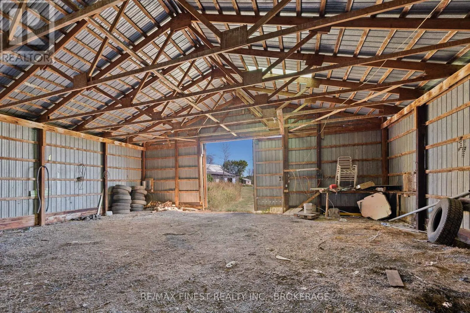 2405 MCINTYRE ROAD