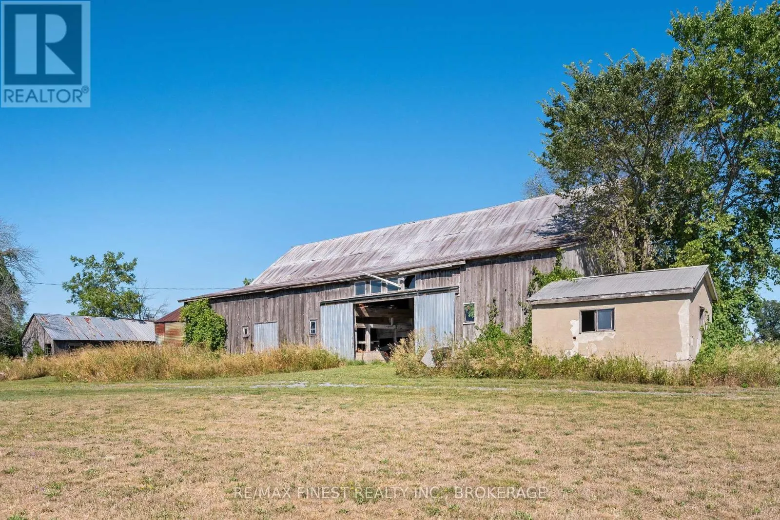 2405 MCINTYRE ROAD
