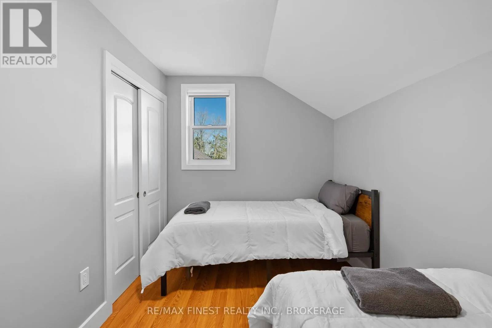 2405 MCINTYRE ROAD