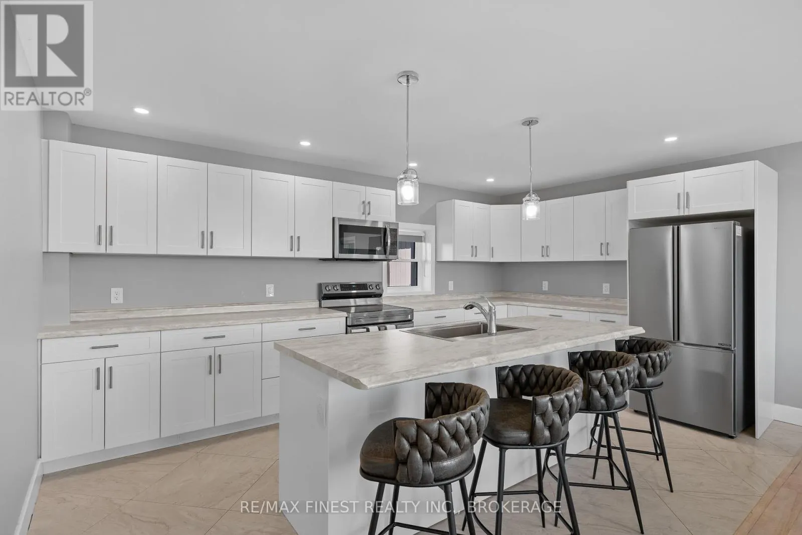 2405 MCINTYRE ROAD