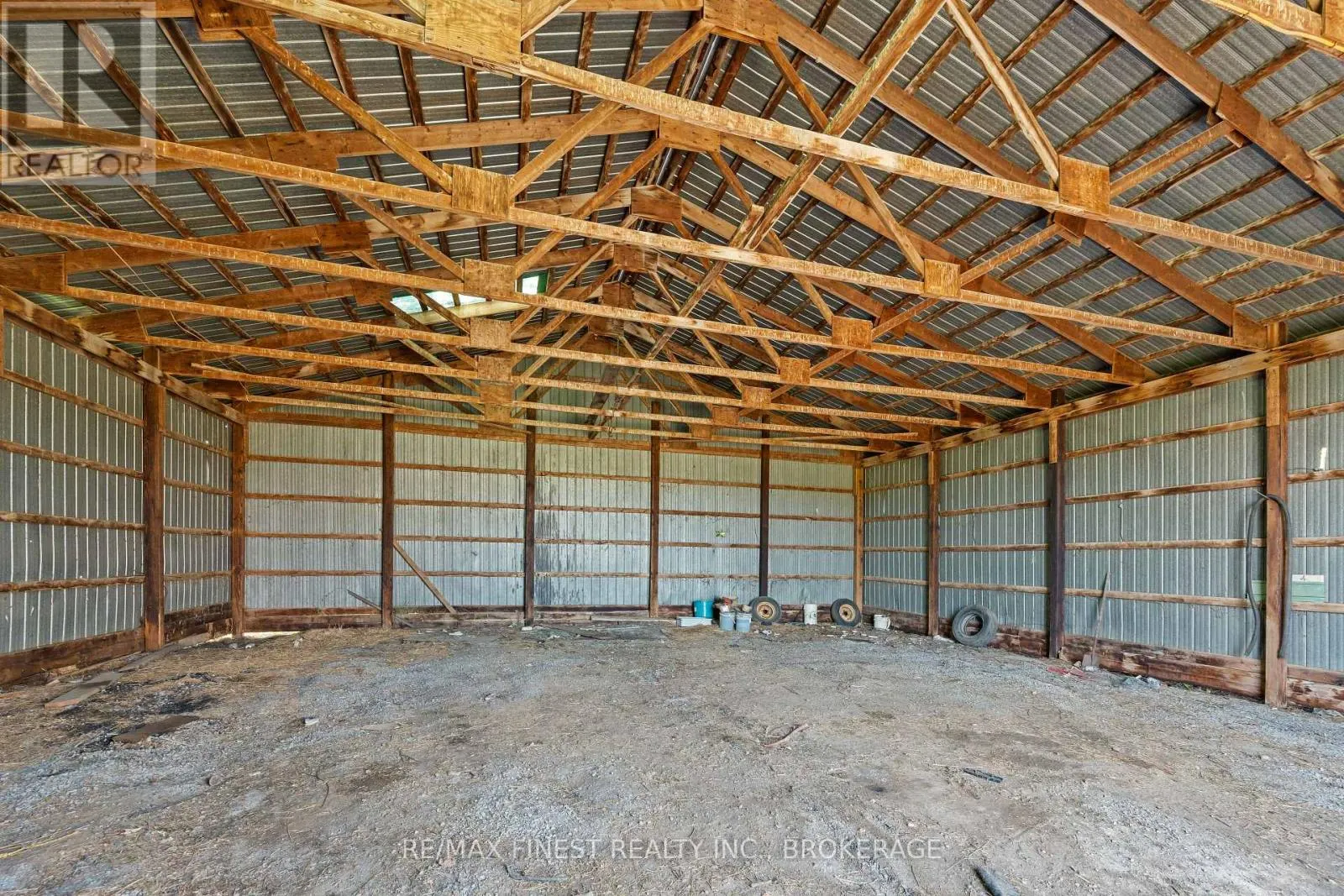2405 MCINTYRE ROAD