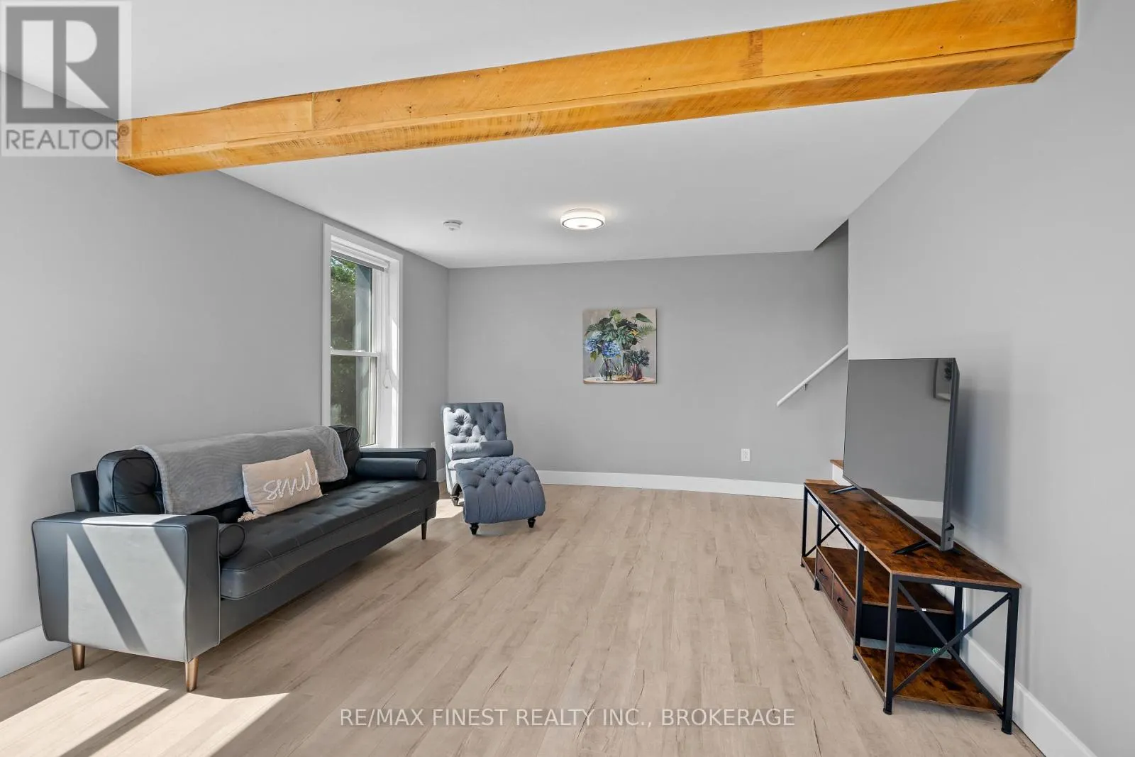 2405 MCINTYRE ROAD