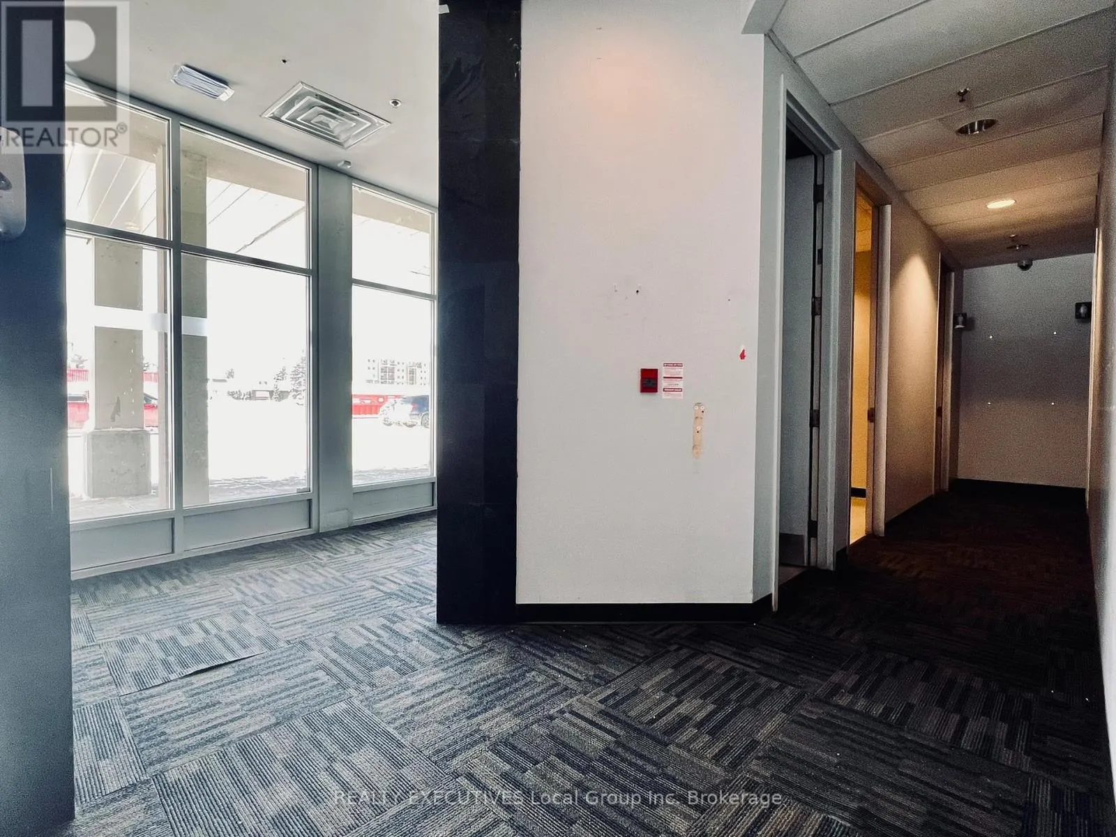 390 LAKESHORE DRIVE