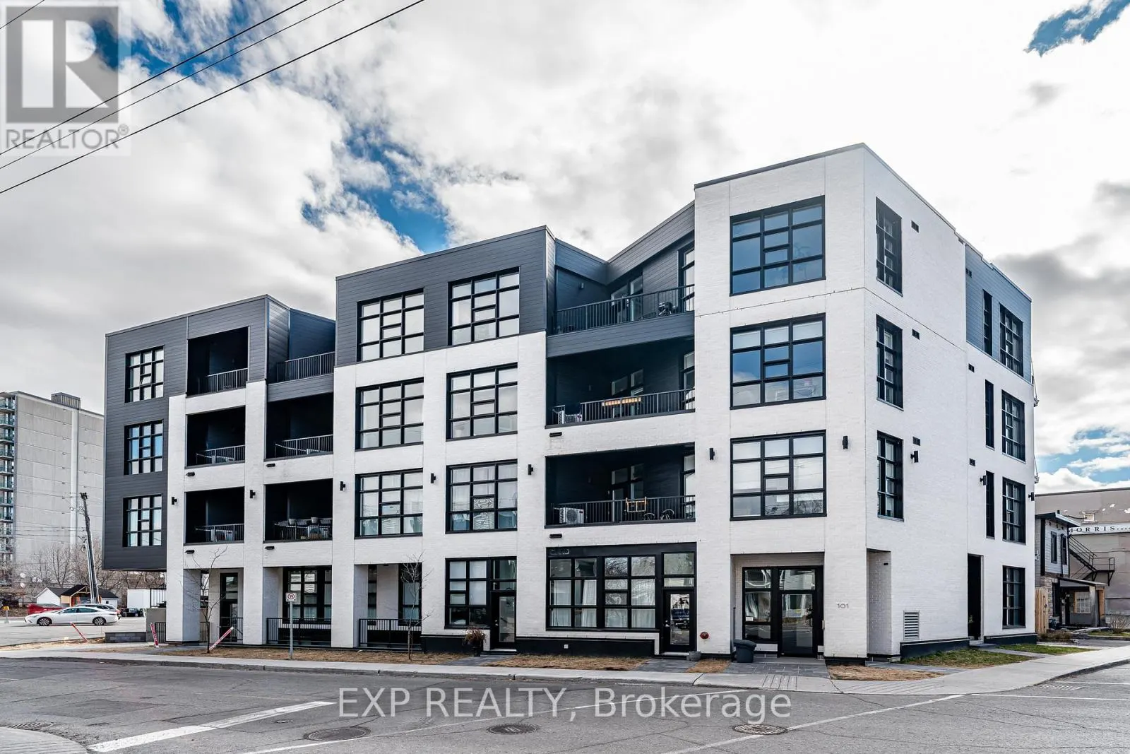 305 - 101 PINHEY STREET
