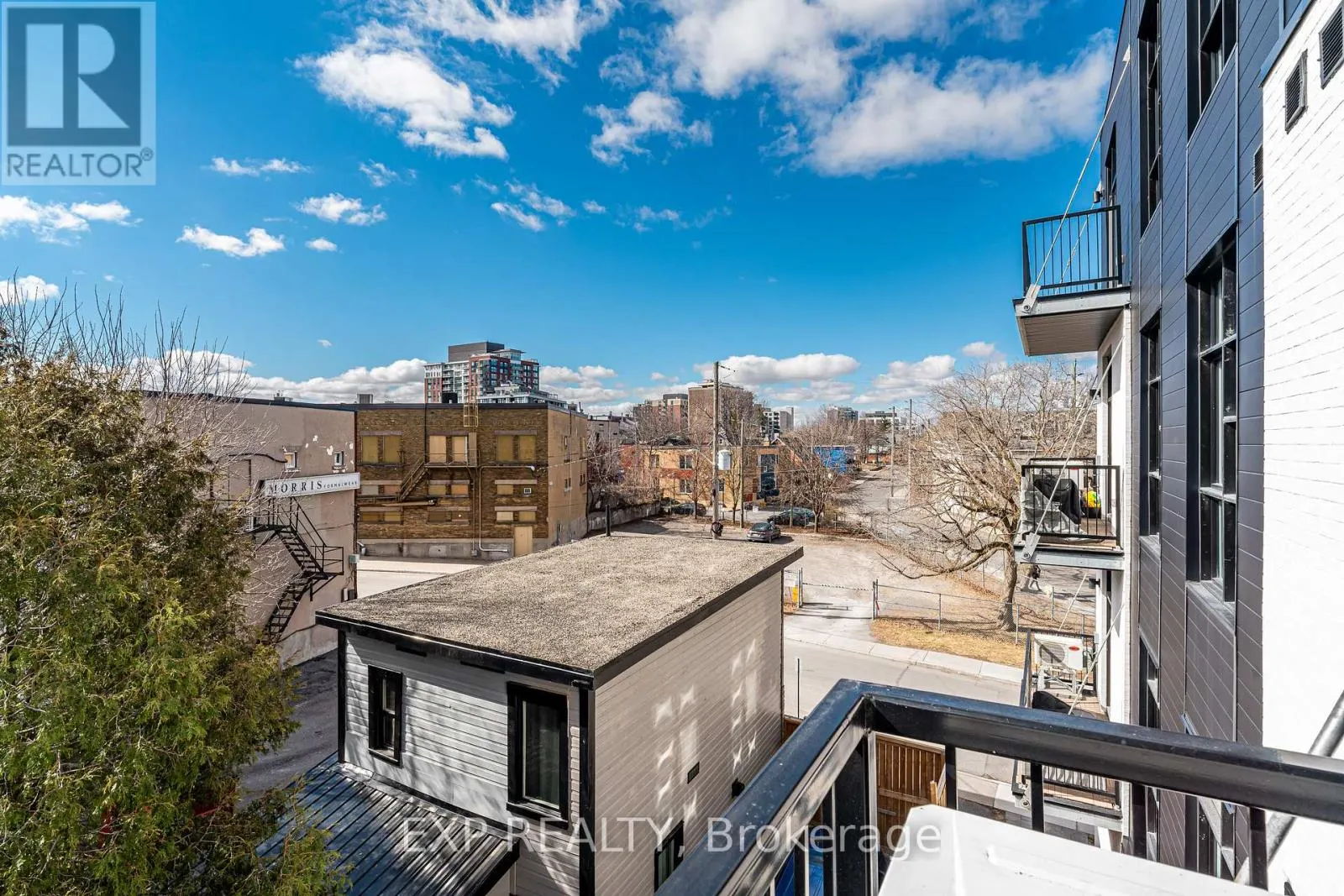 305 - 101 PINHEY STREET