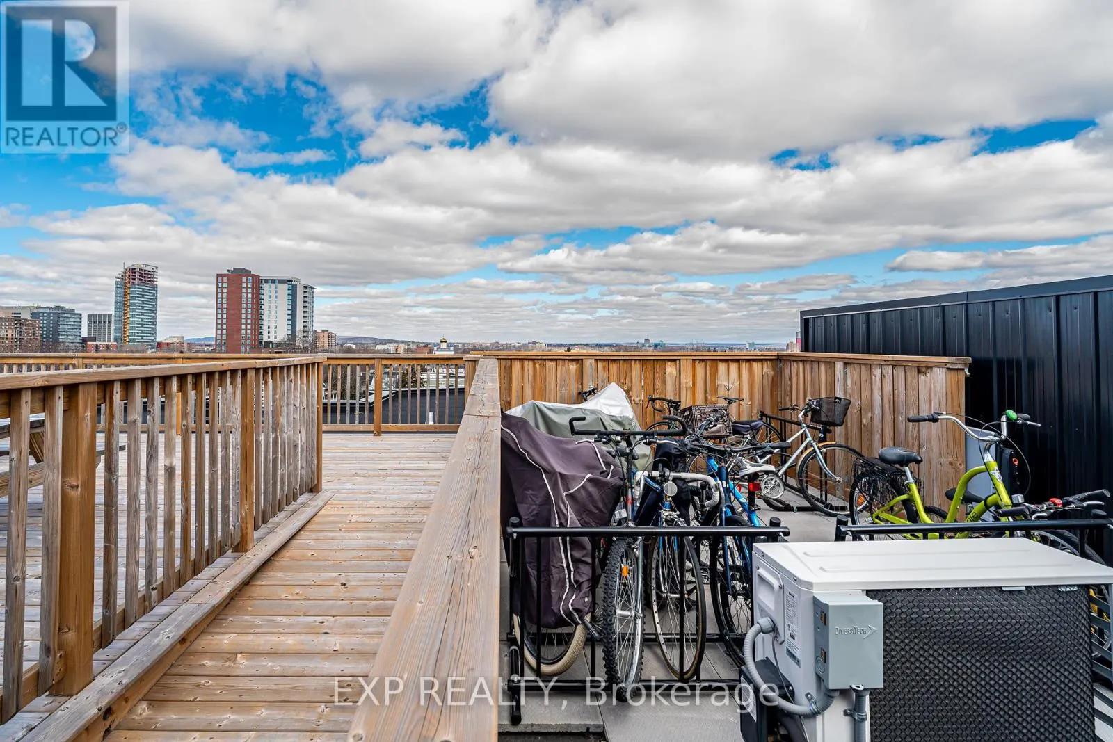 305 - 101 PINHEY STREET