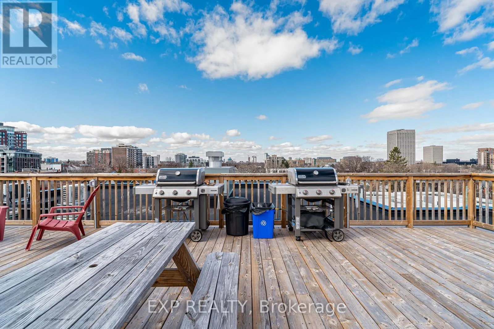 305 - 101 PINHEY STREET