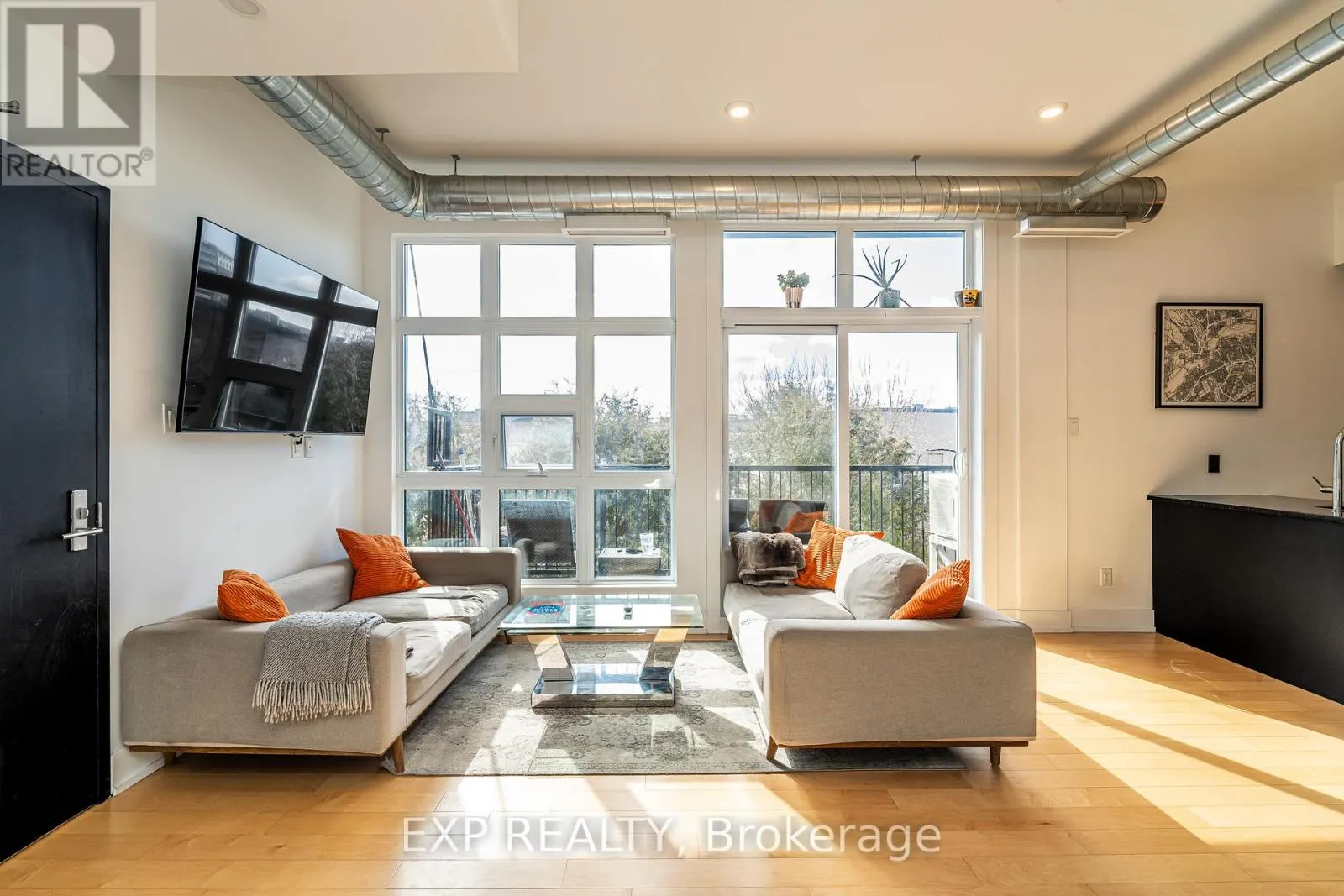 305 - 101 PINHEY STREET