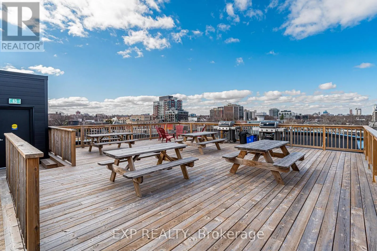 305 - 101 PINHEY STREET