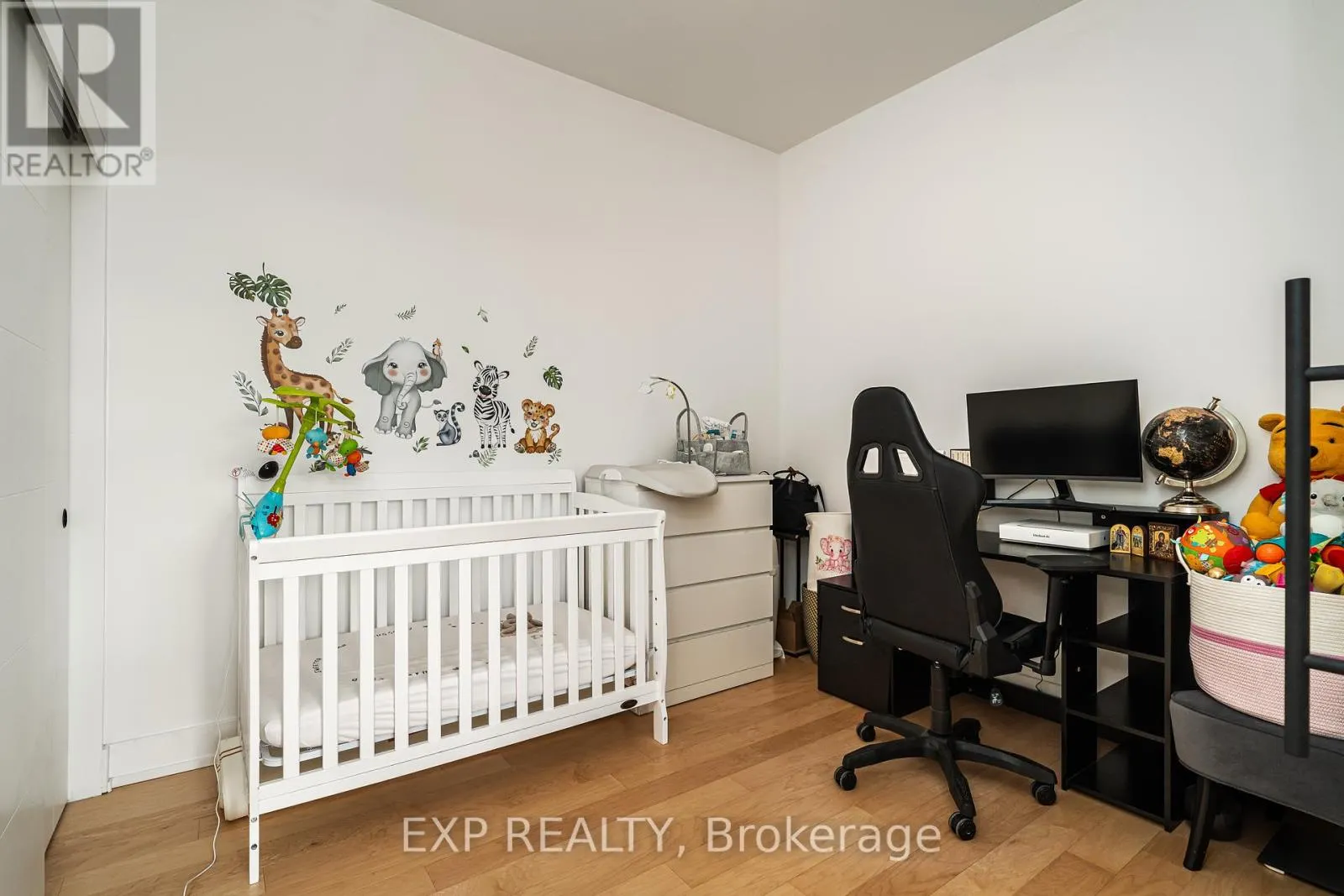 305 - 101 PINHEY STREET