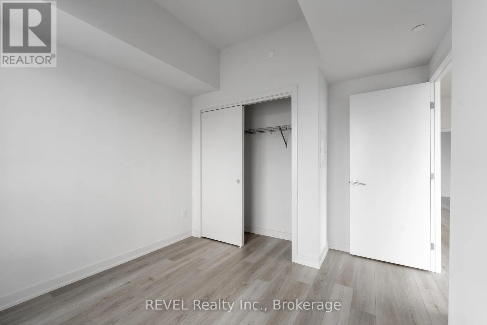 402 - 385 WINSTON ROAD, #402