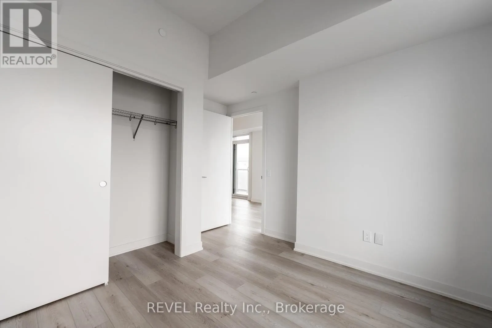 402 - 385 WINSTON ROAD, #402