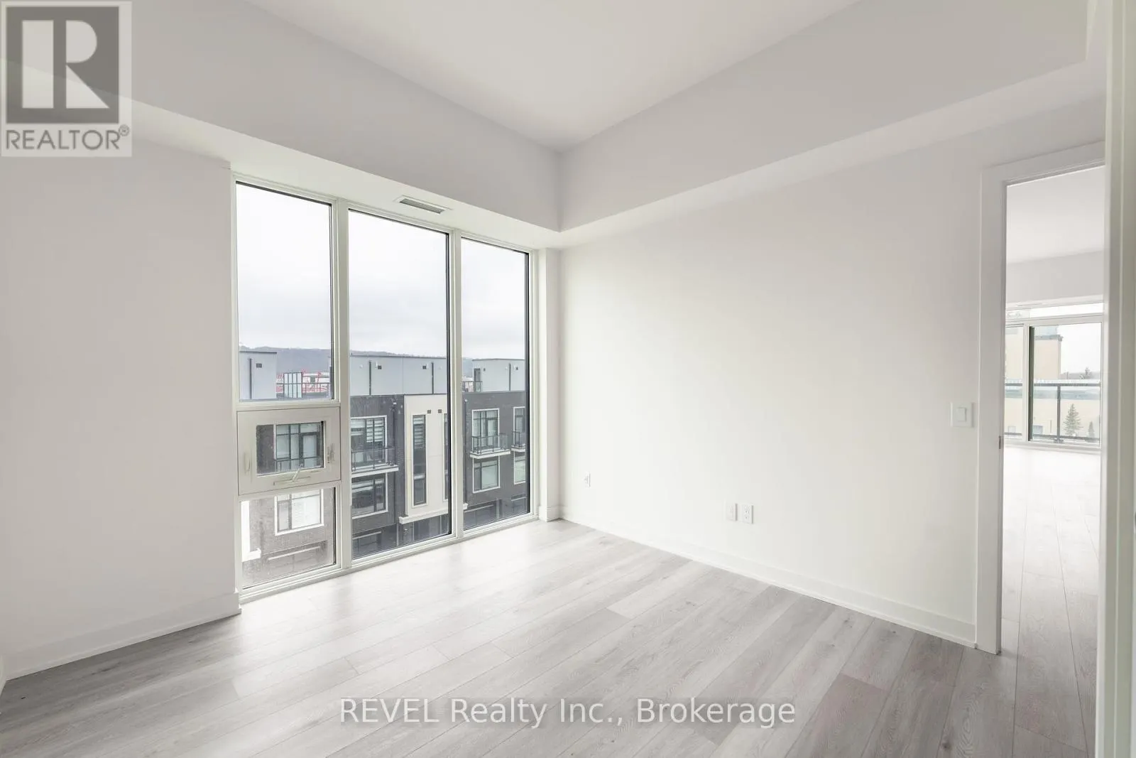 402 - 385 WINSTON ROAD, #402