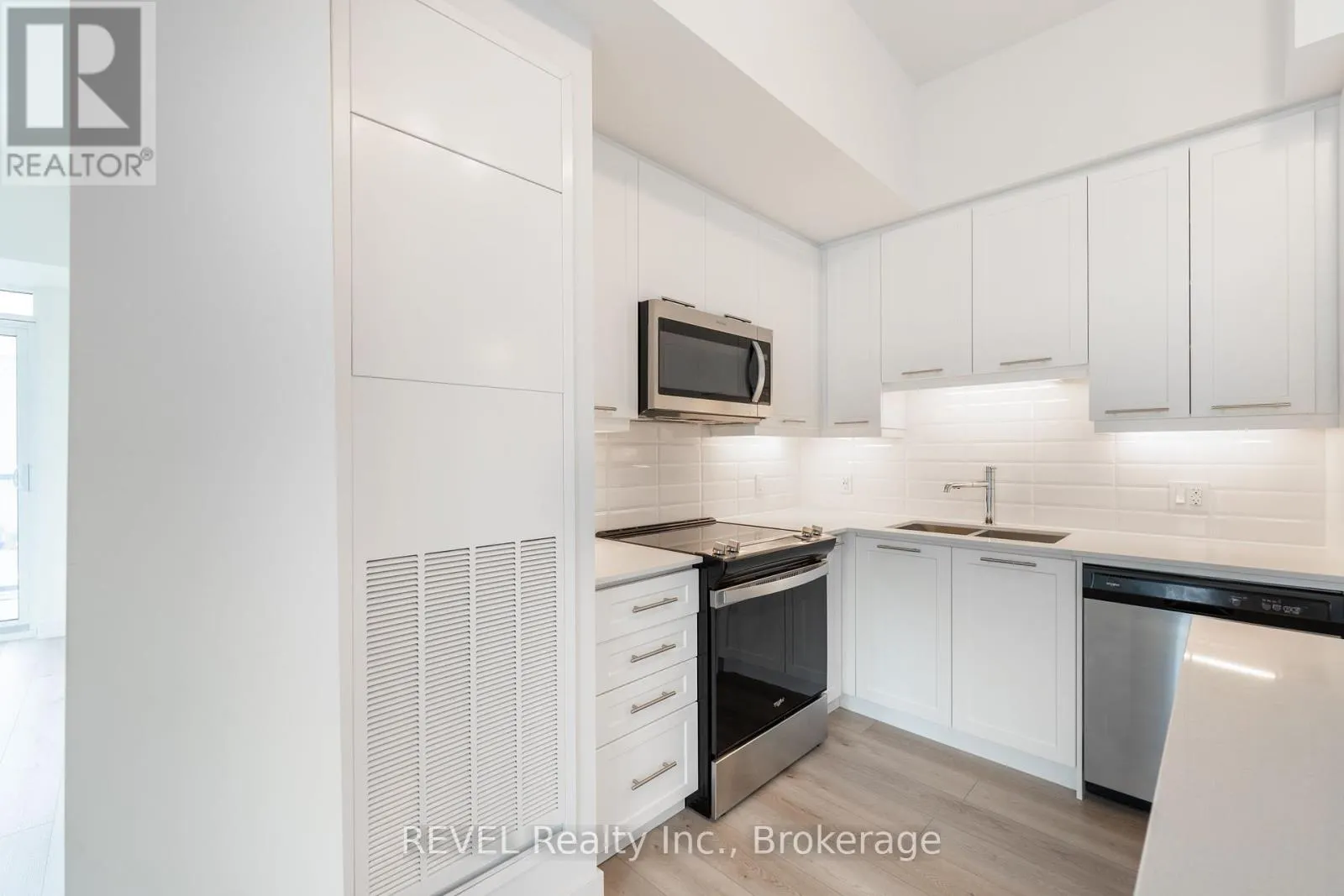 402 - 385 WINSTON ROAD, #402
