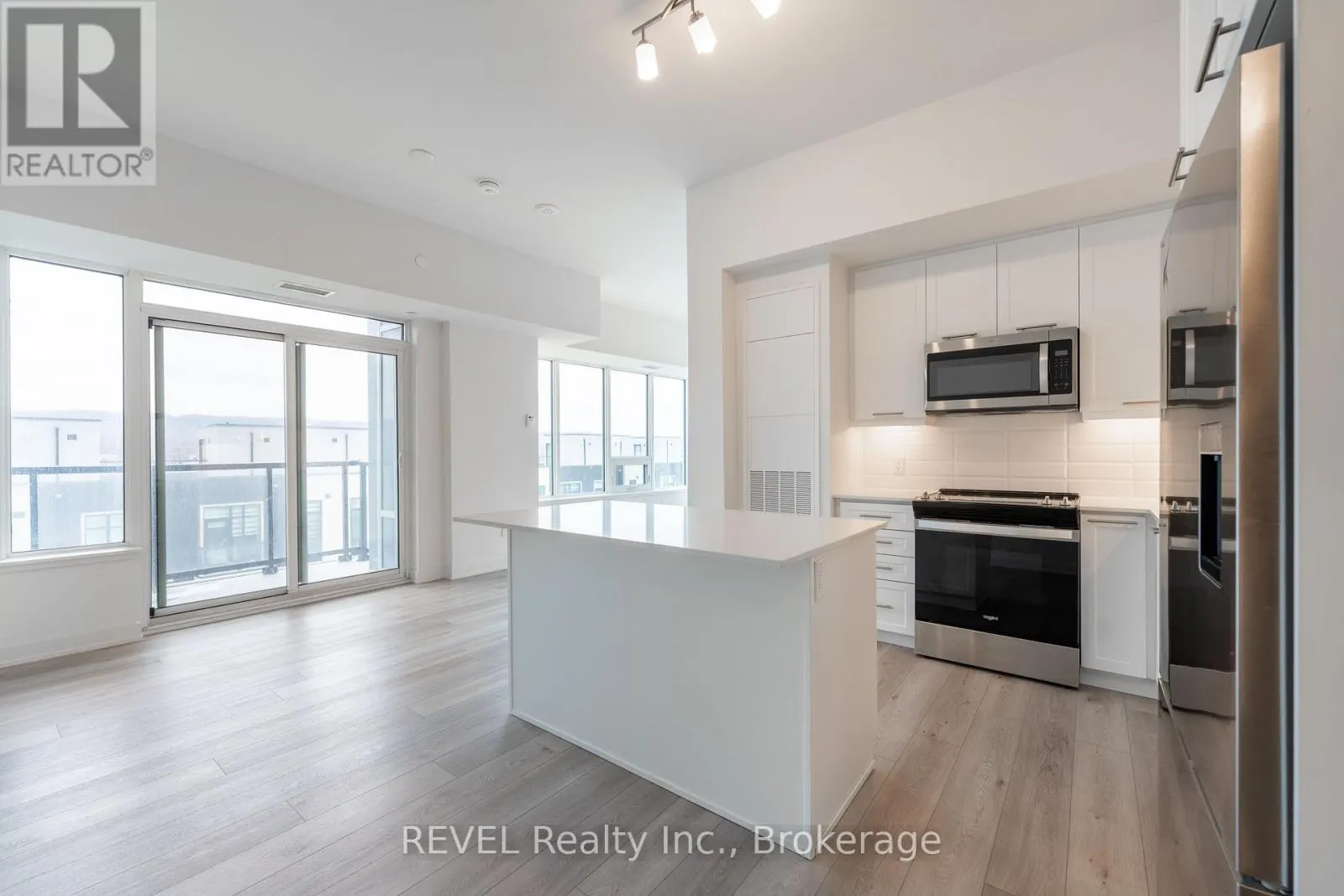 402 - 385 WINSTON ROAD, #402