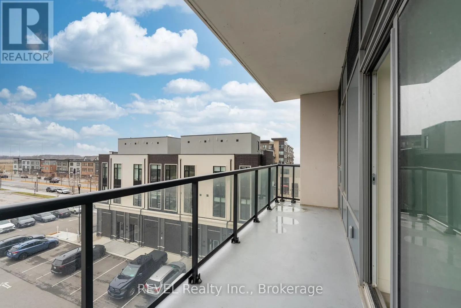 402 - 385 WINSTON ROAD, #402