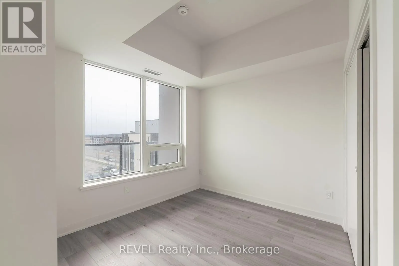 402 - 385 WINSTON ROAD, #402