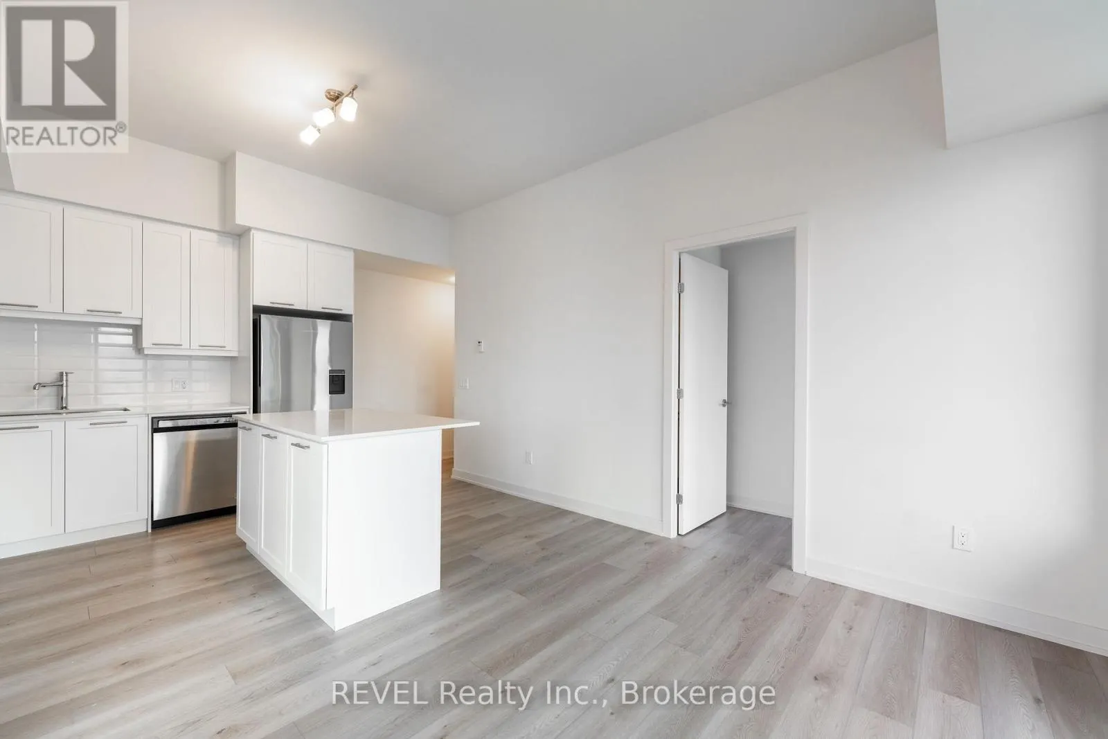 402 - 385 WINSTON ROAD, #402