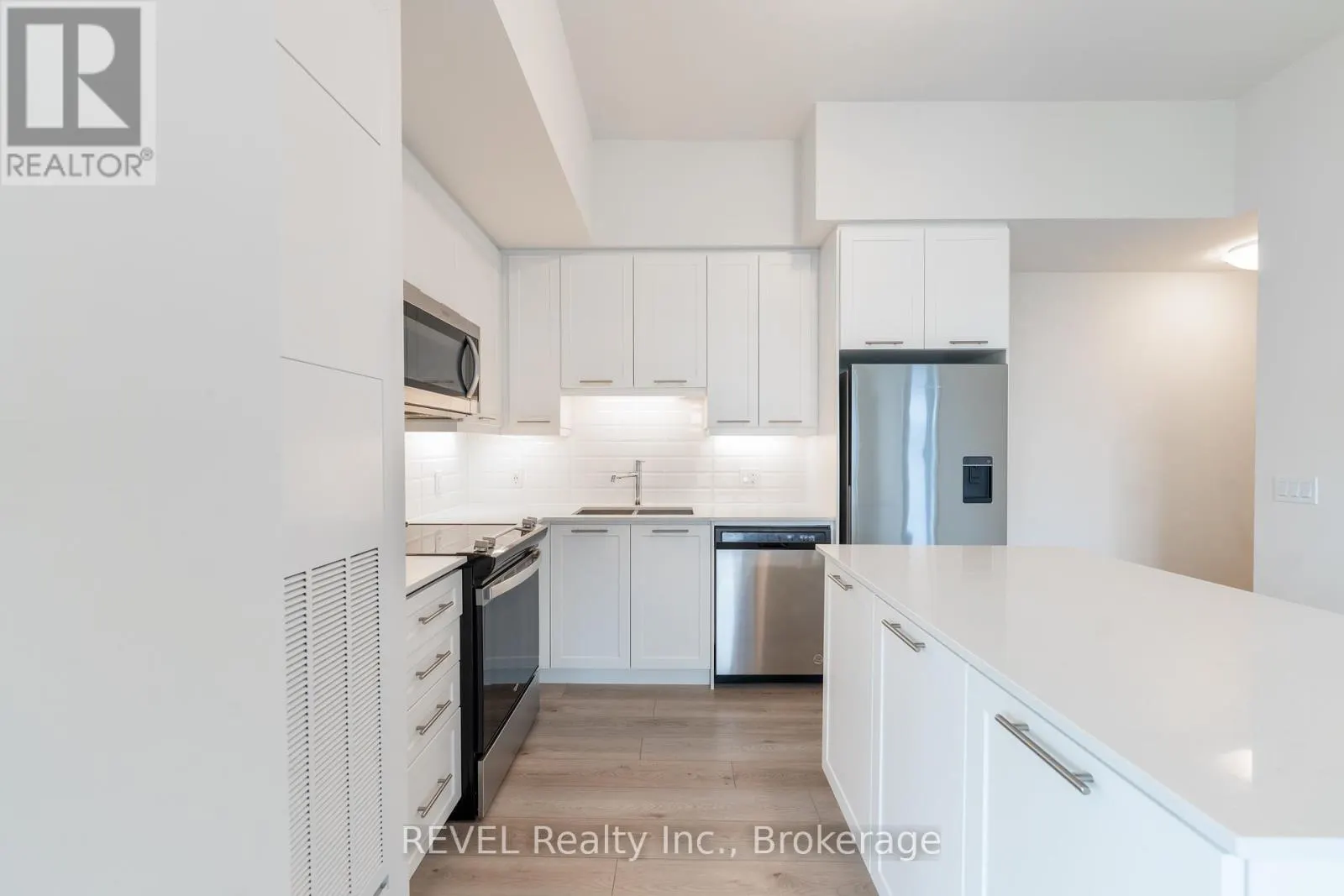 402 - 385 WINSTON ROAD, #402