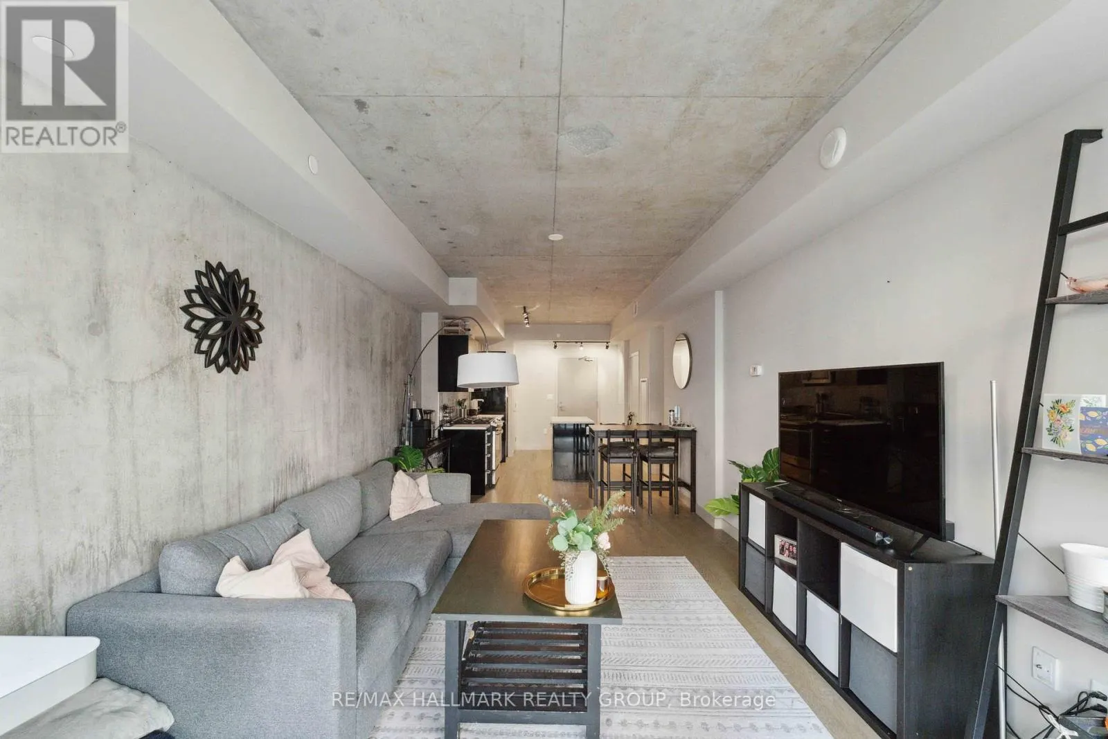 312 - 224 LYON STREET N
