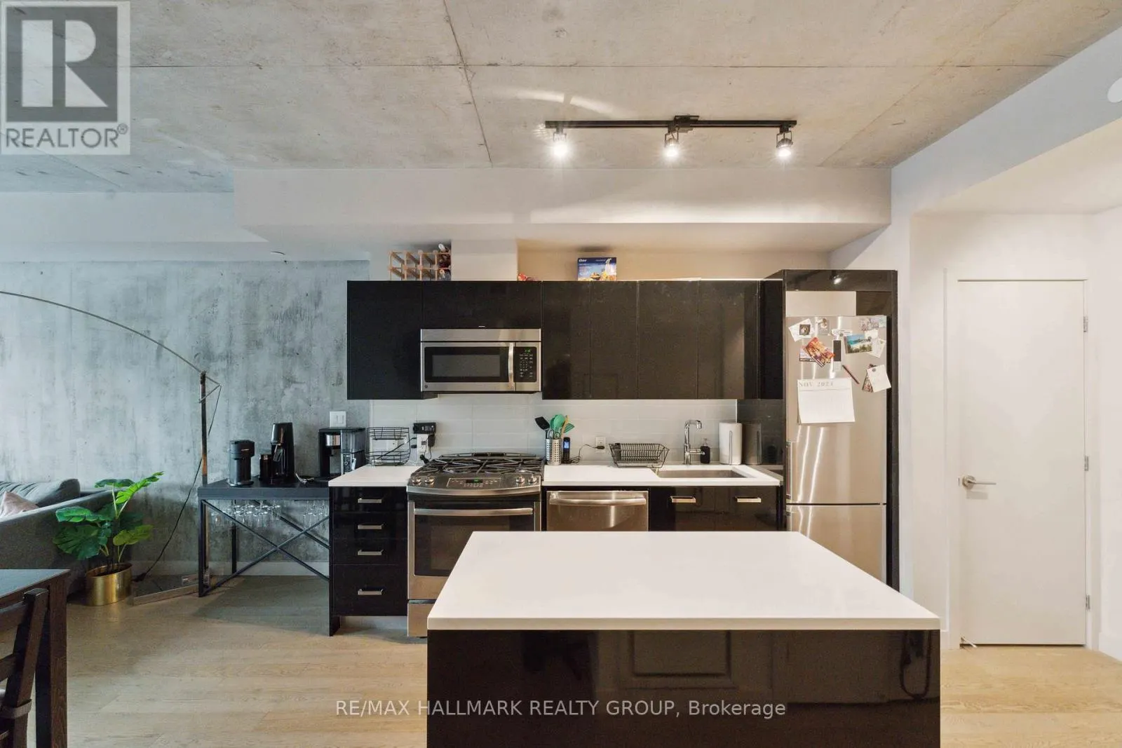 312 - 224 LYON STREET N