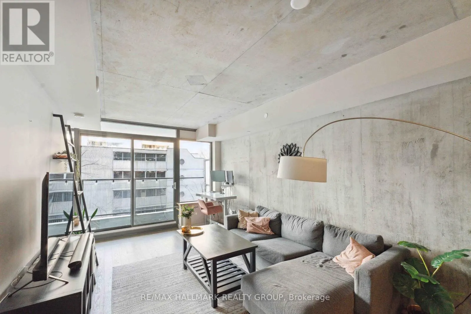 312 - 224 LYON STREET N