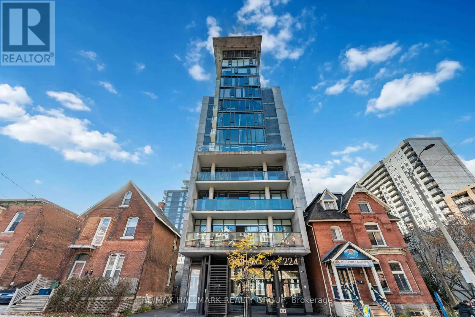 312 - 224 LYON STREET N