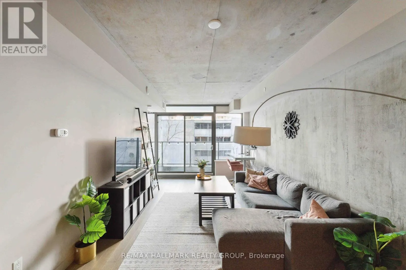 312 - 224 LYON STREET N