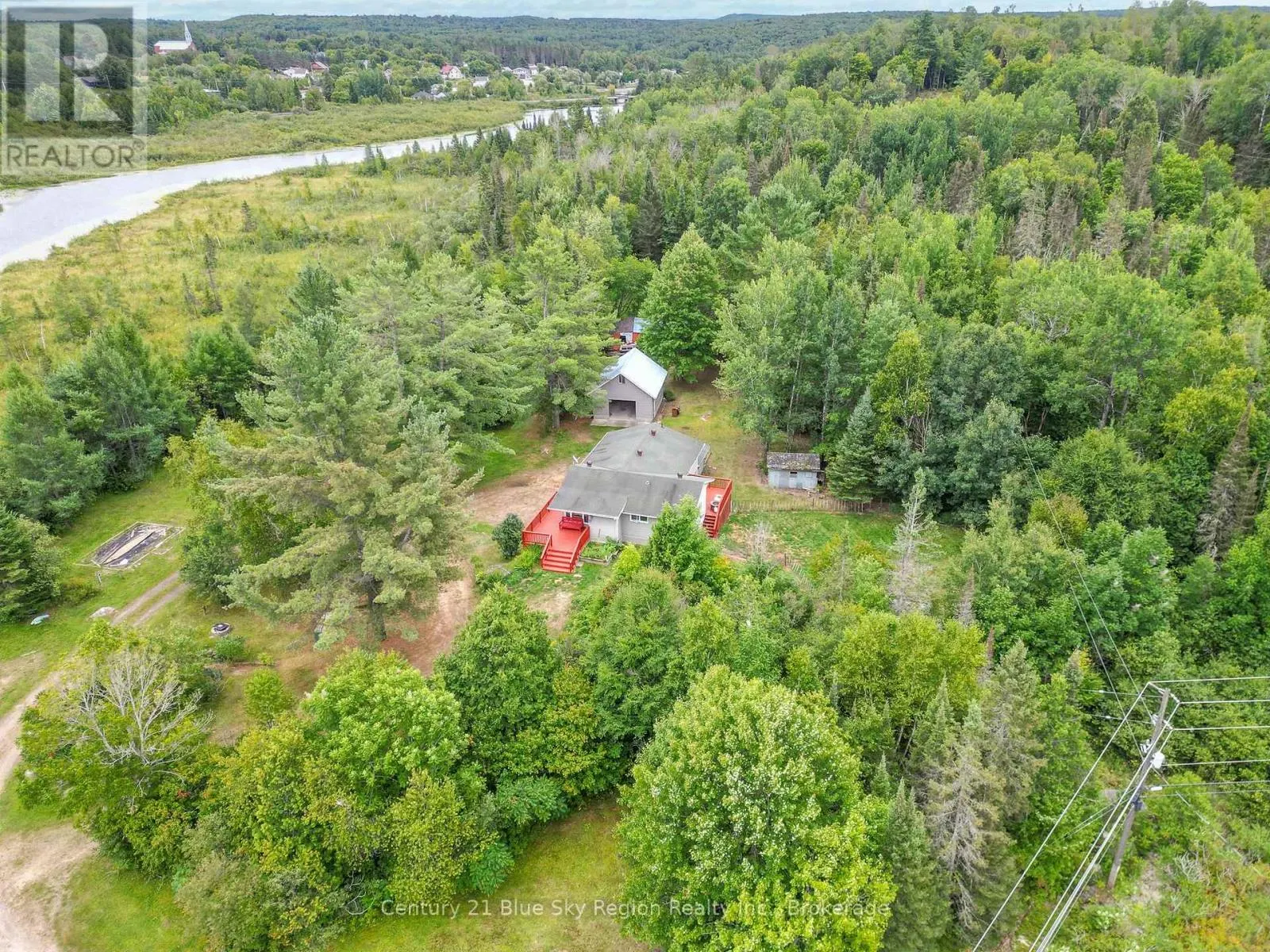 525 MAPLE ROAD