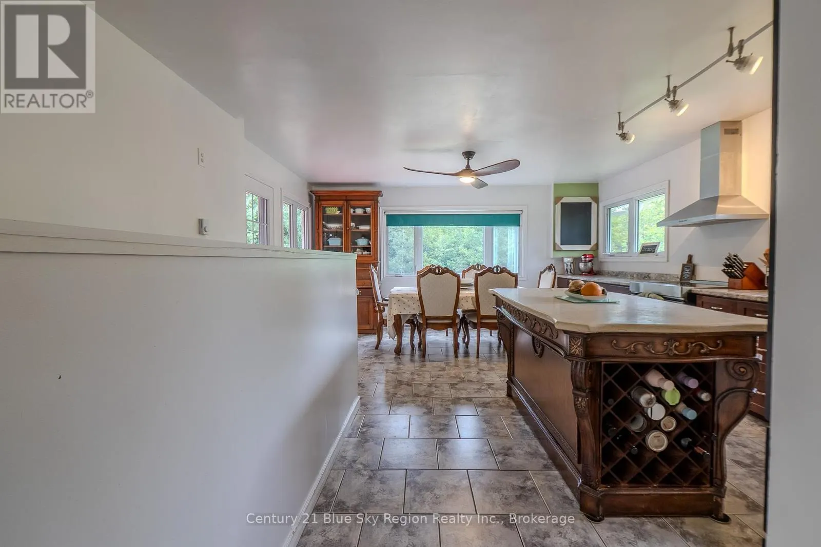 525 MAPLE ROAD