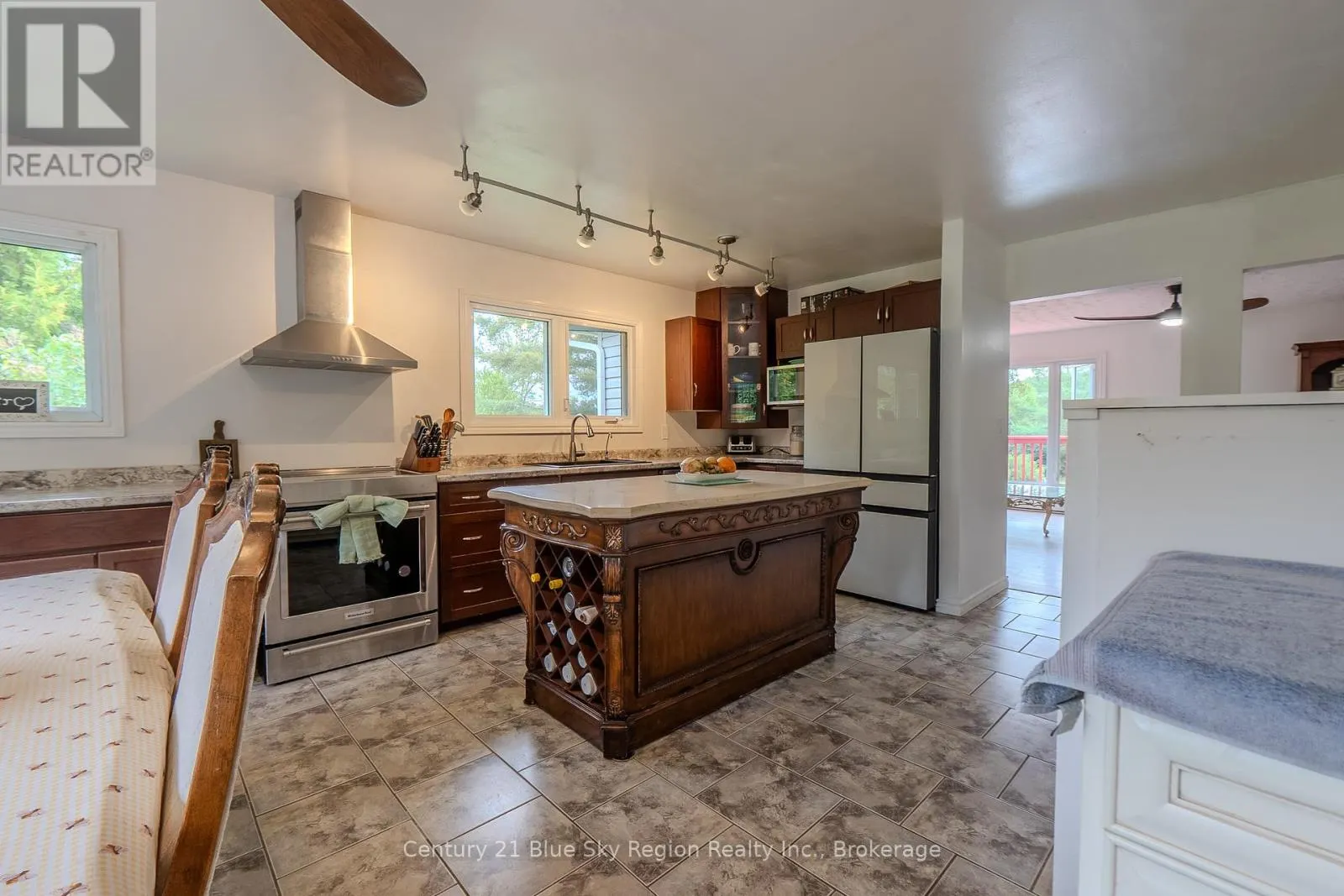 525 MAPLE ROAD