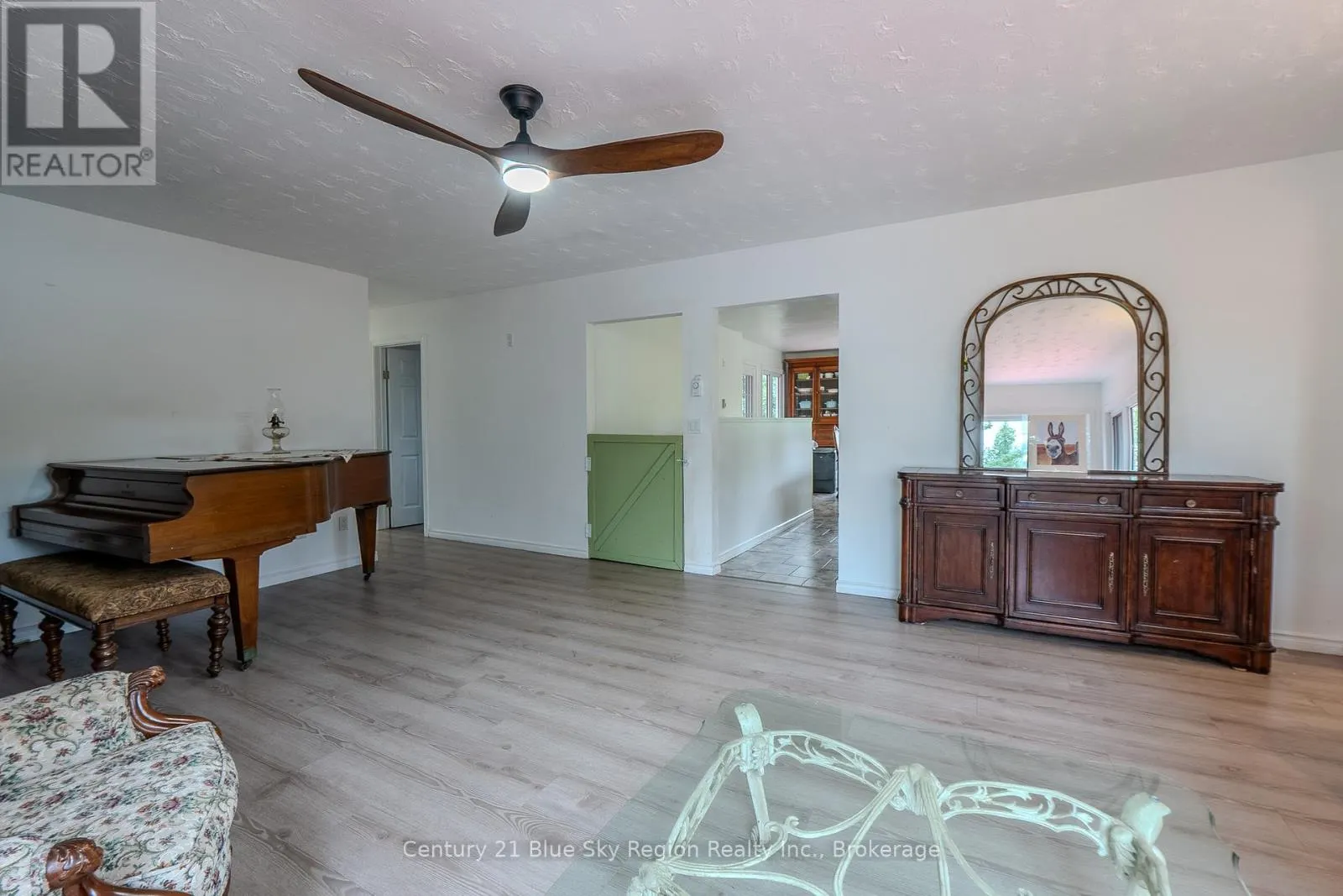 525 MAPLE ROAD
