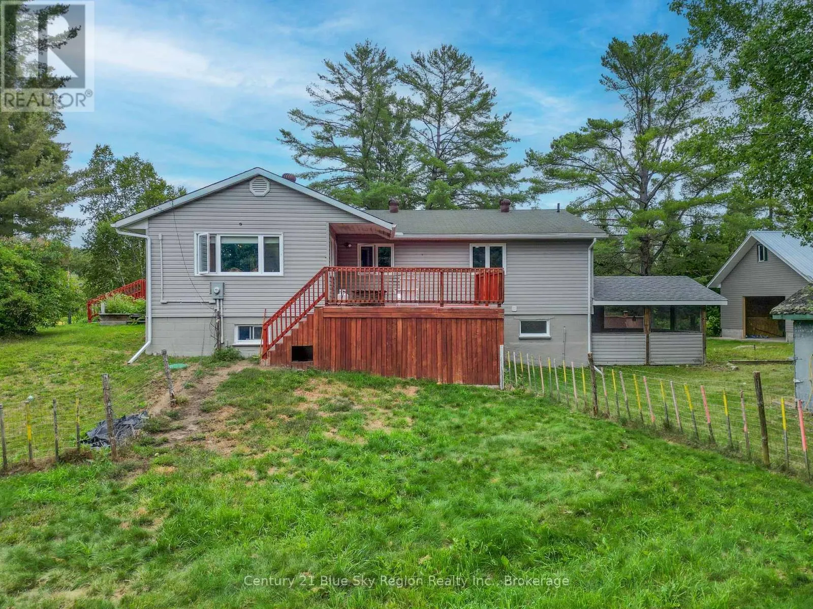 525 MAPLE ROAD