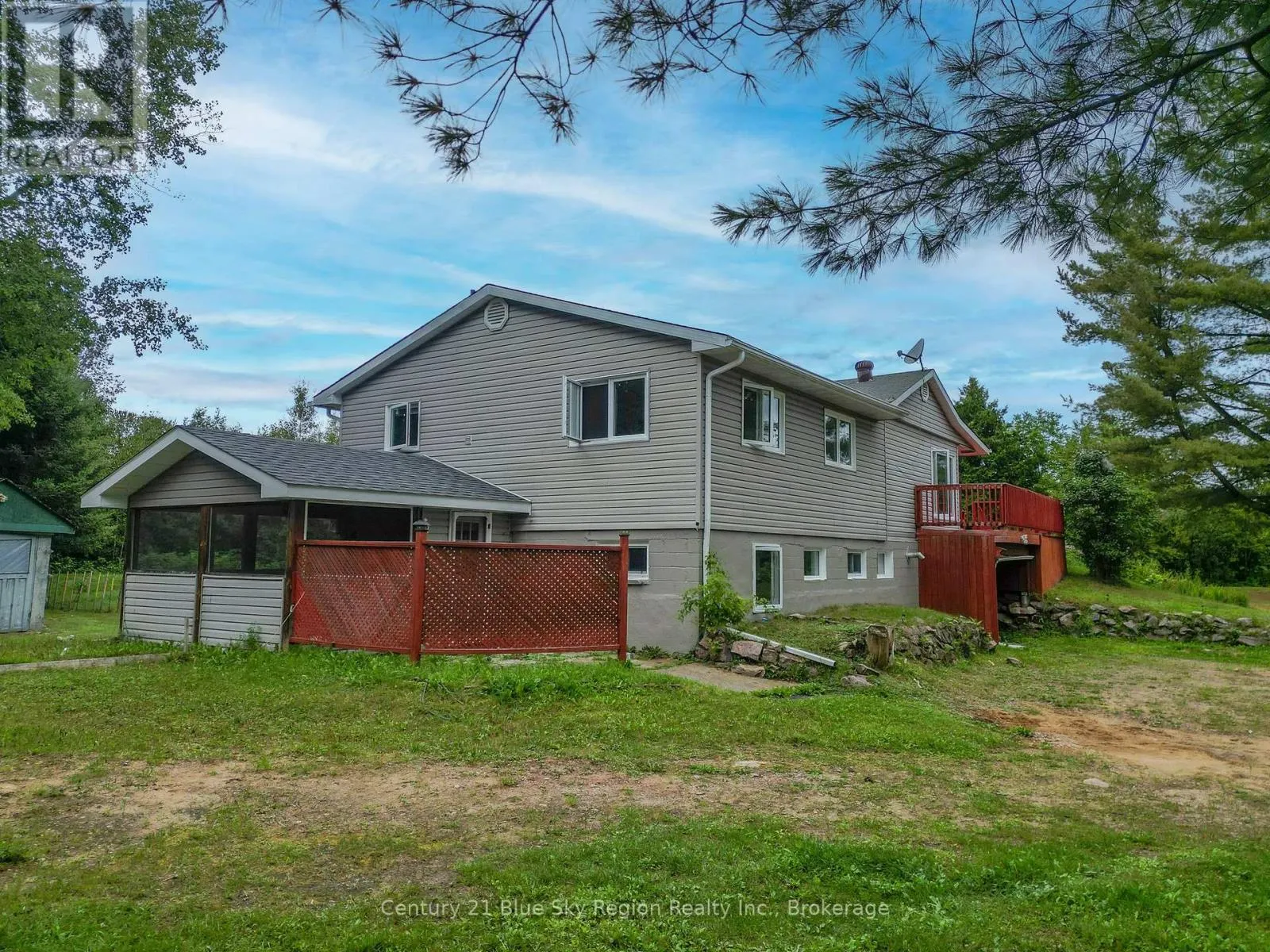 525 MAPLE ROAD