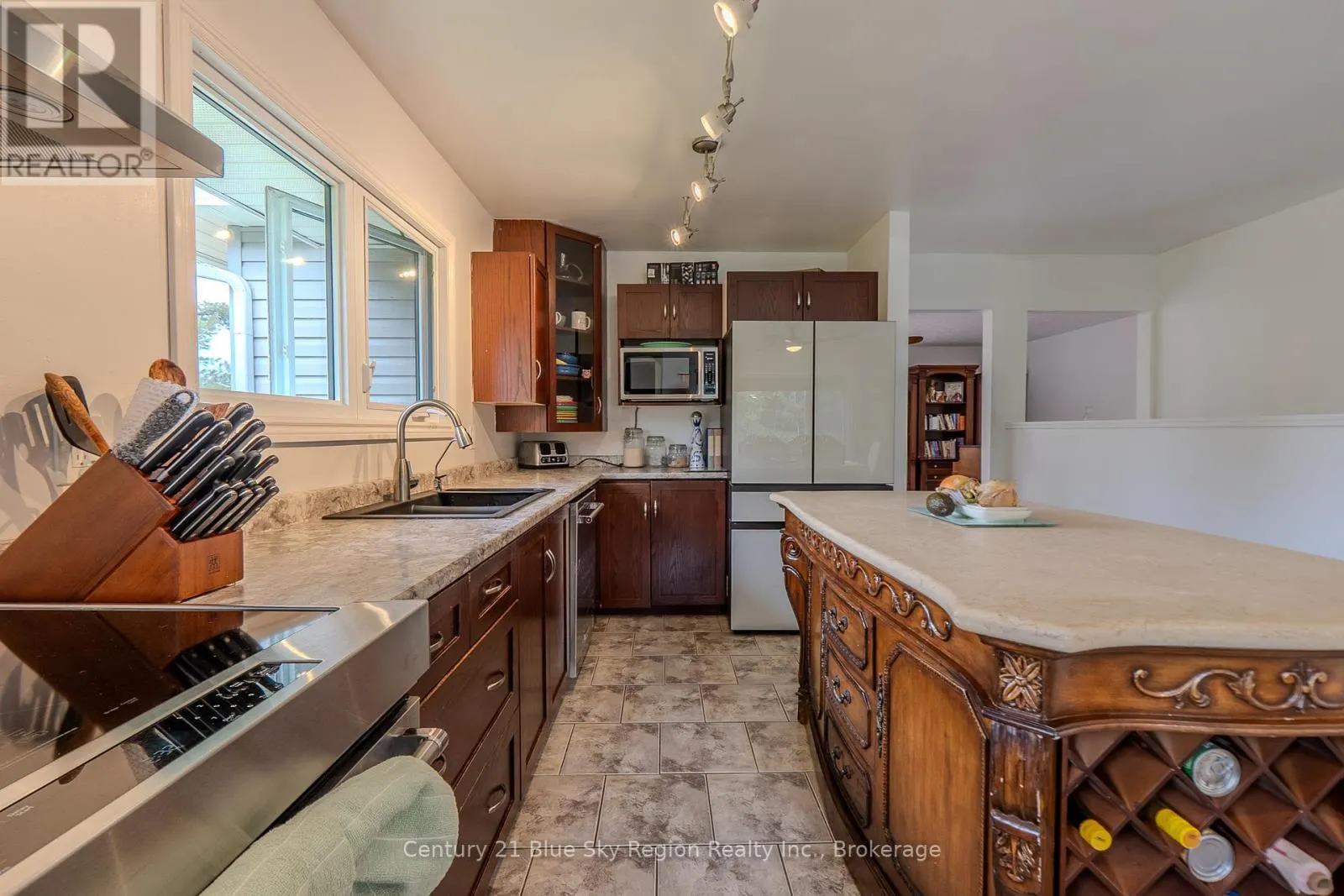 525 MAPLE ROAD