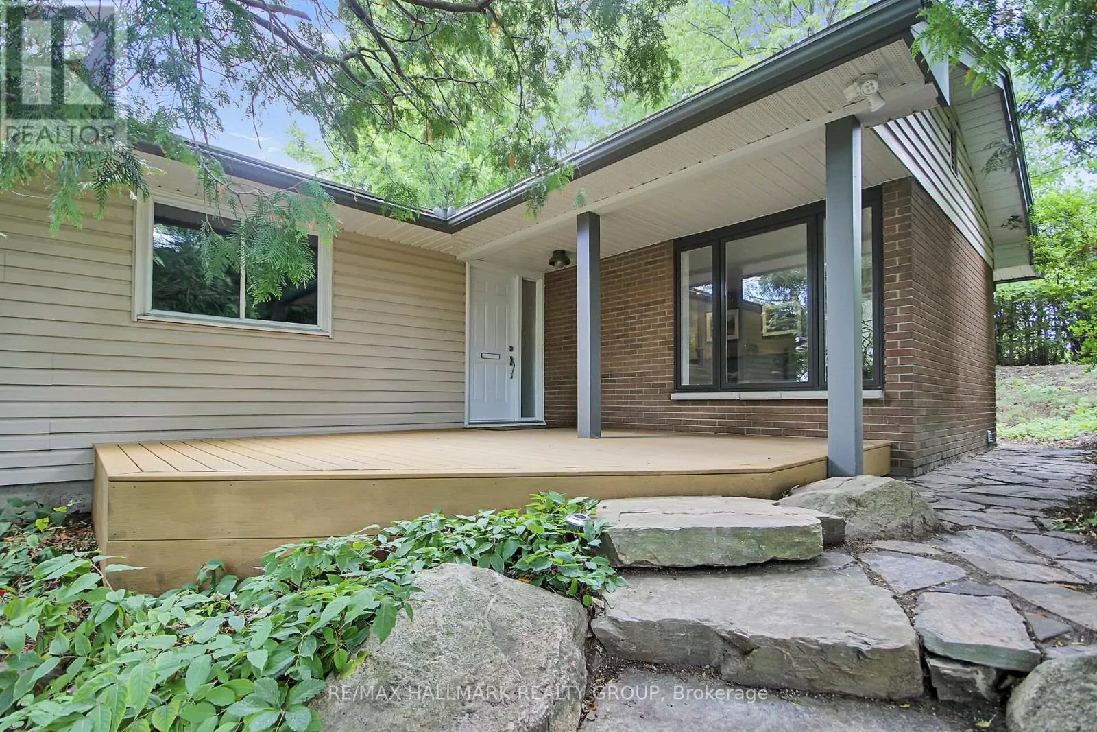 40 FOOTHILLS DRIVE