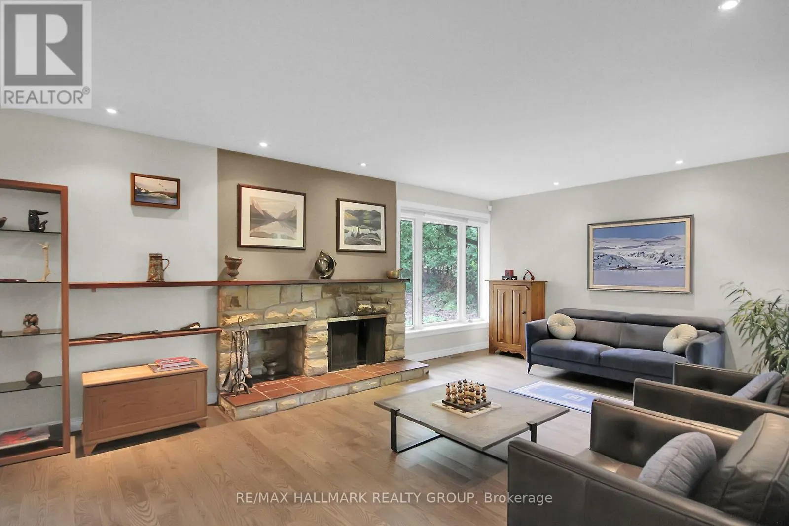 40 FOOTHILLS DRIVE