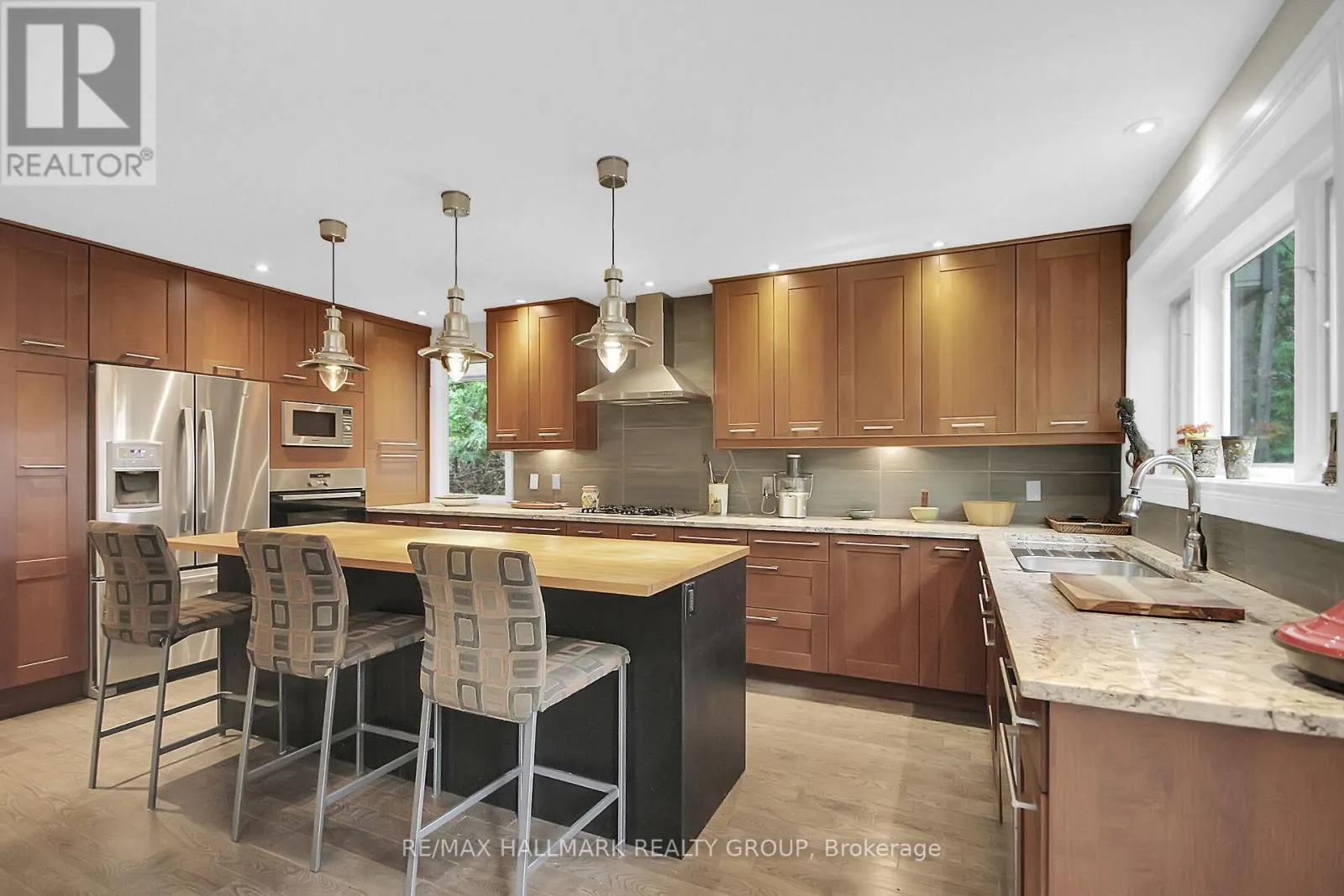 40 FOOTHILLS DRIVE