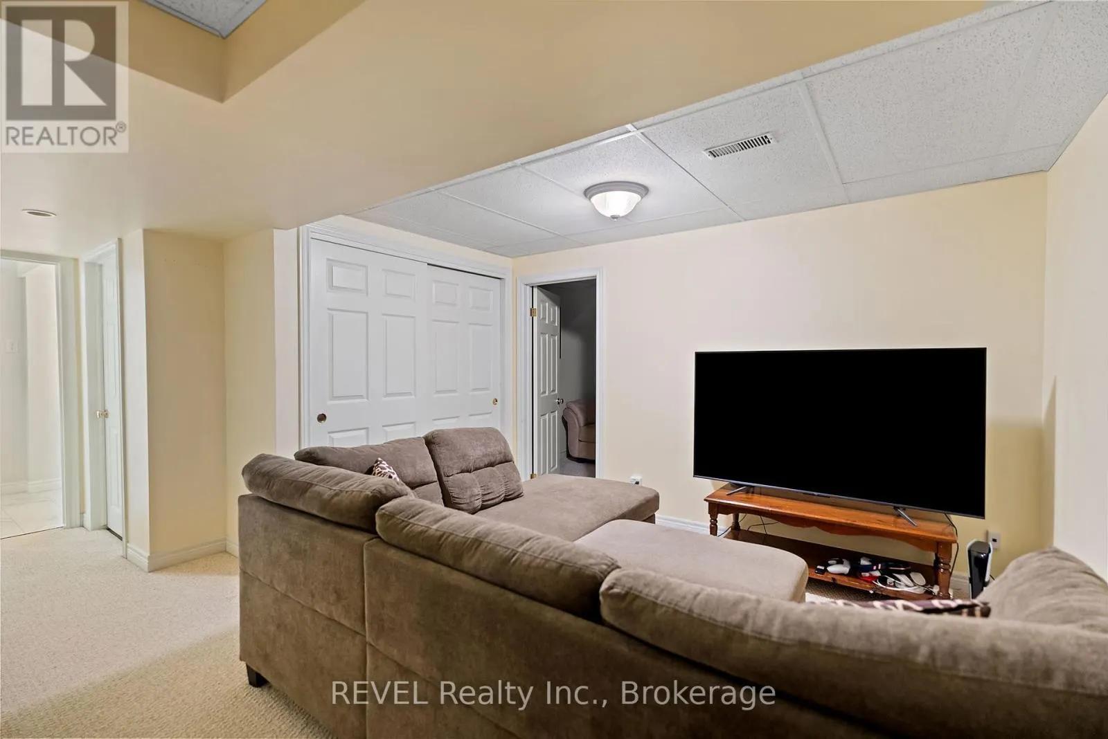 A - 20 BROWN DRIVE, #A
