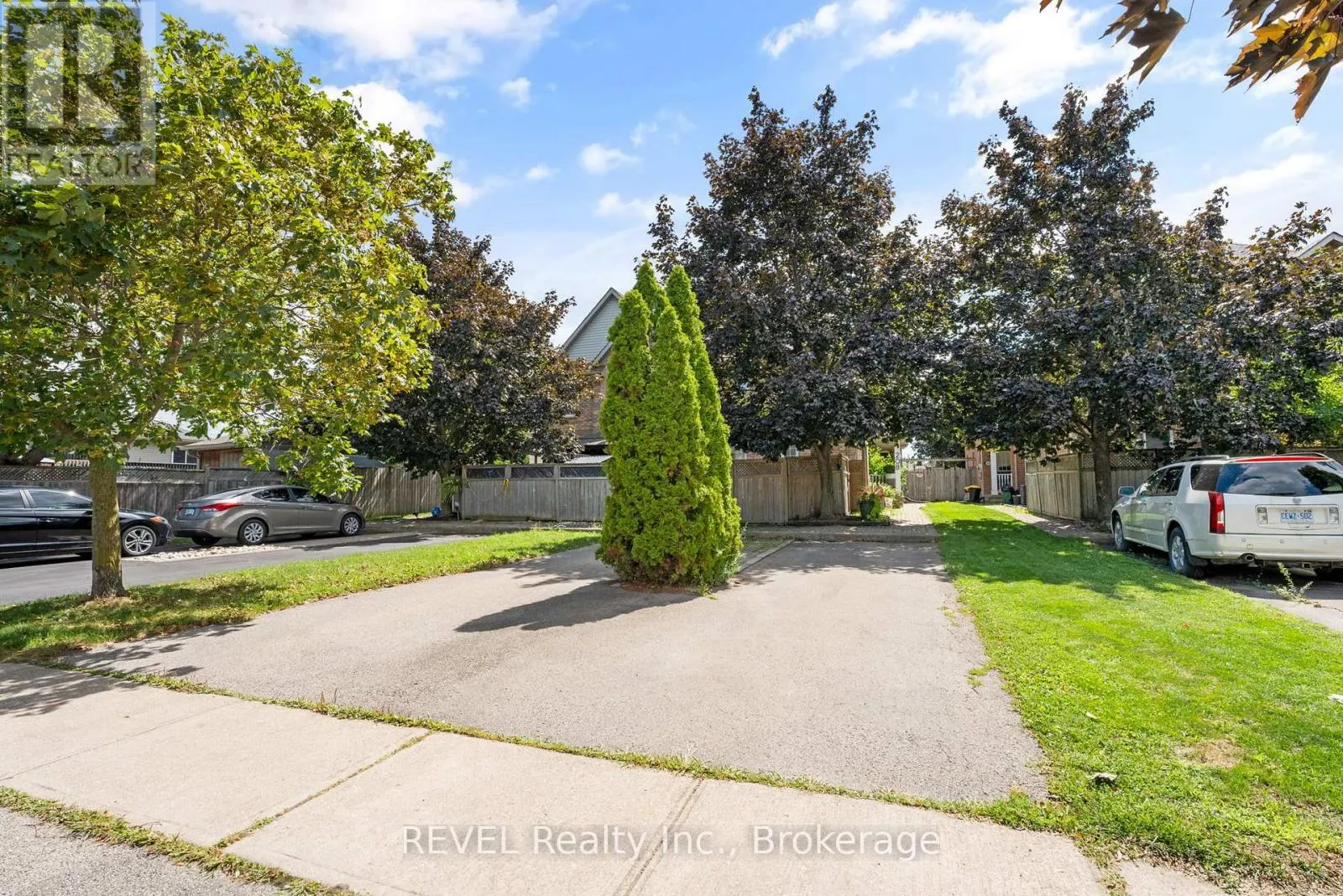 A - 20 BROWN DRIVE, #A