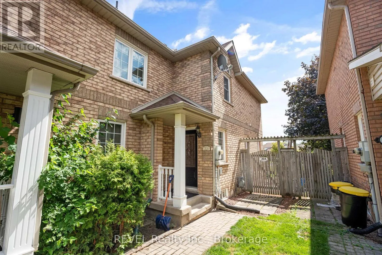 A - 20 BROWN DRIVE, #A
