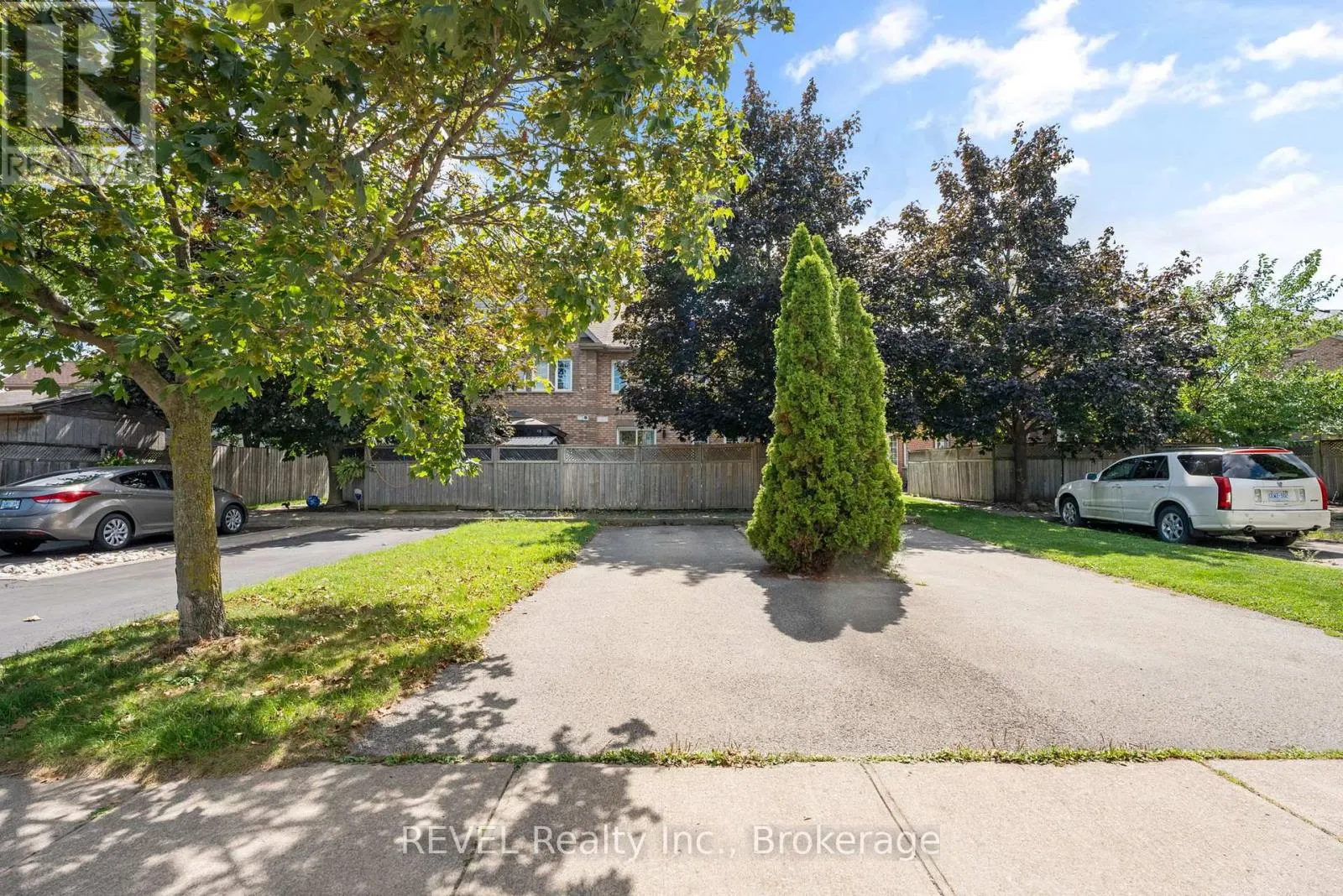 A - 20 BROWN DRIVE, #A