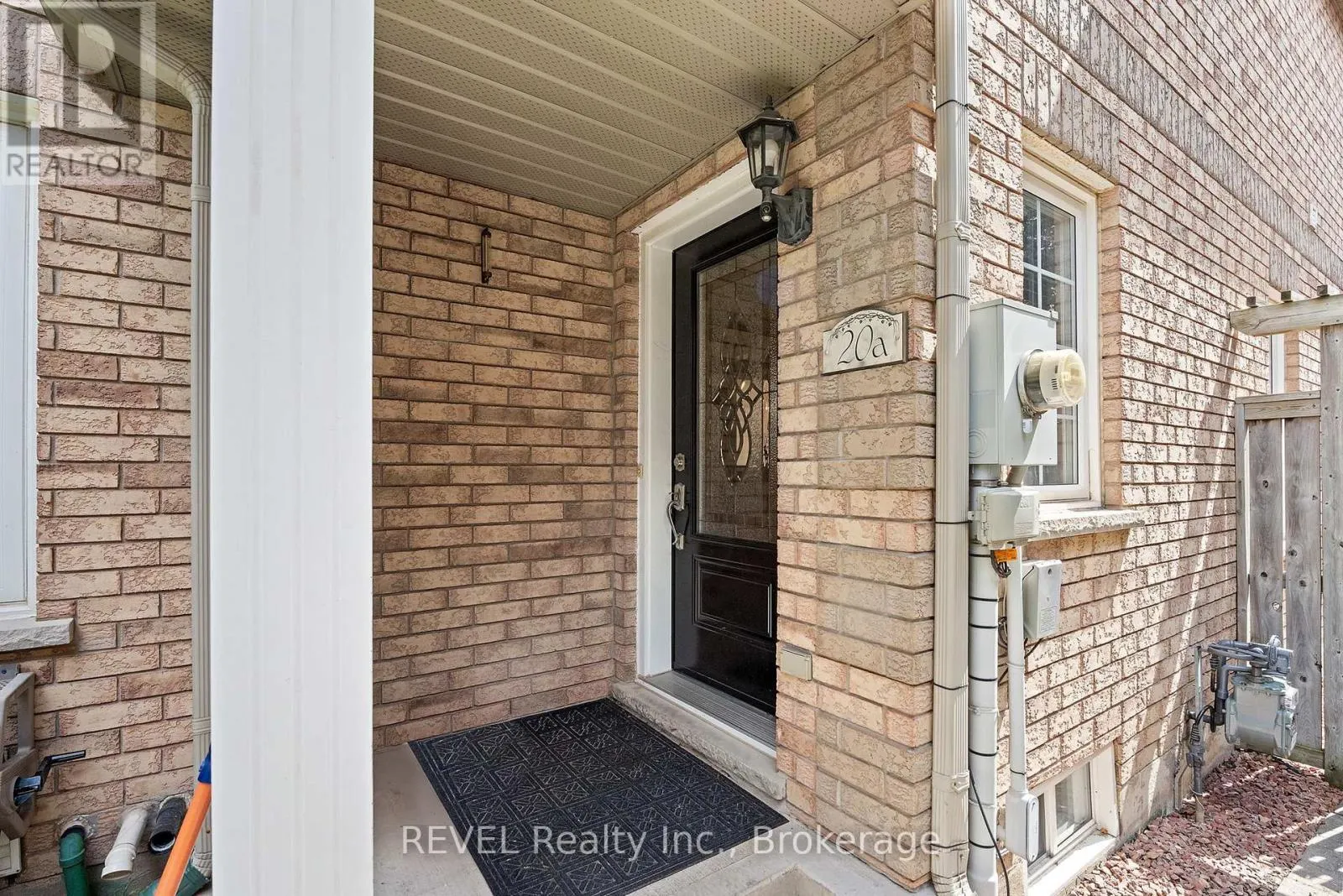 A - 20 BROWN DRIVE, #A