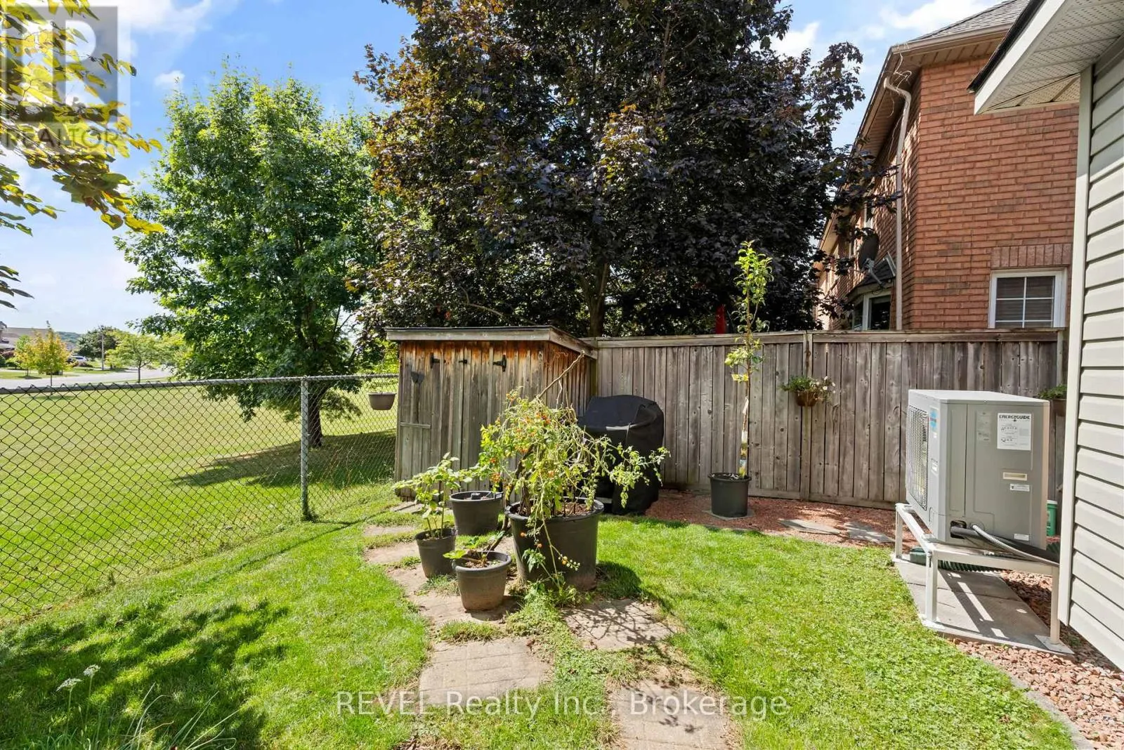 A - 20 BROWN DRIVE, #A